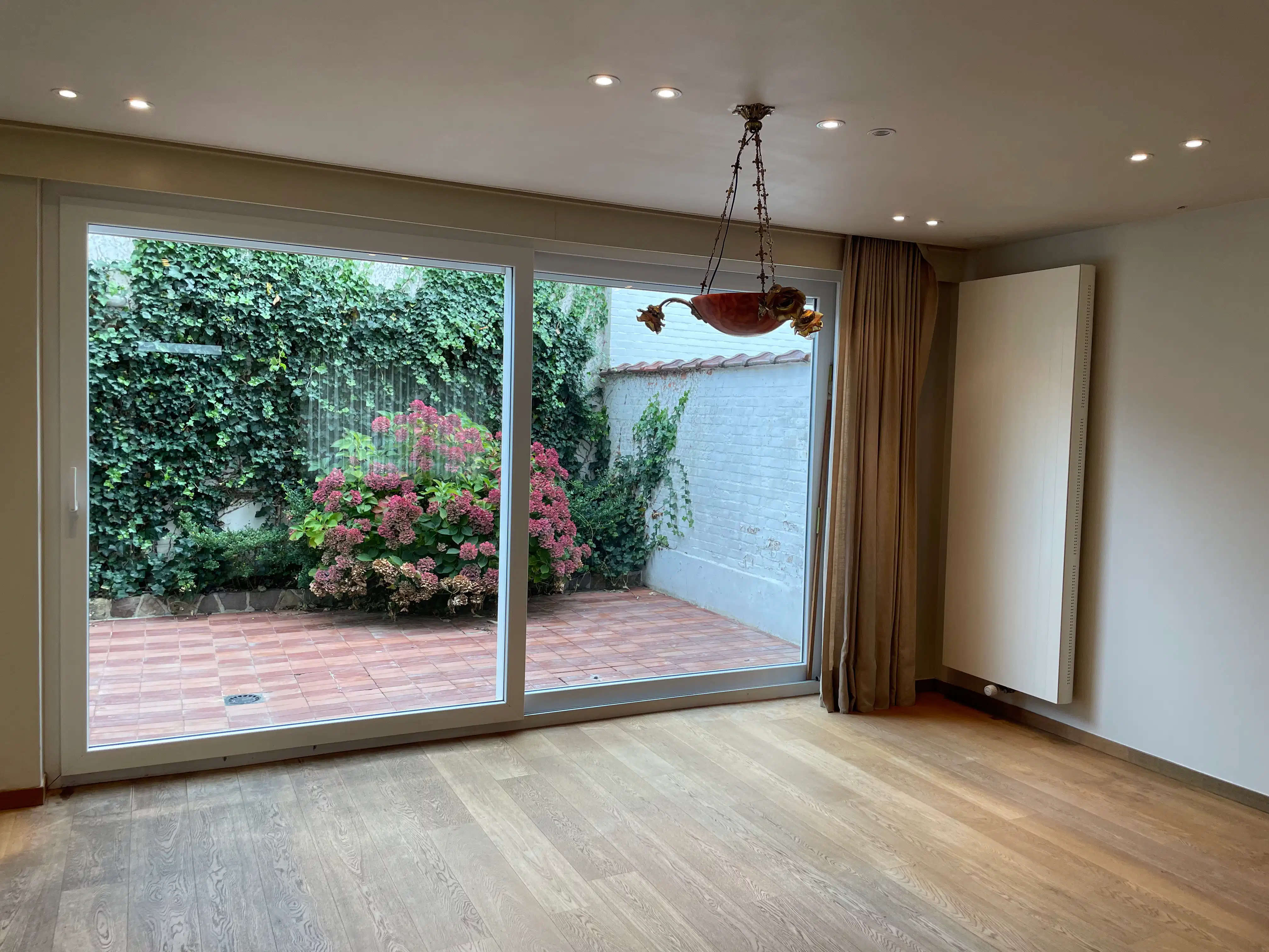 Ruime vier-slaapkamer BURGERWONING + garage & groot terras foto 9