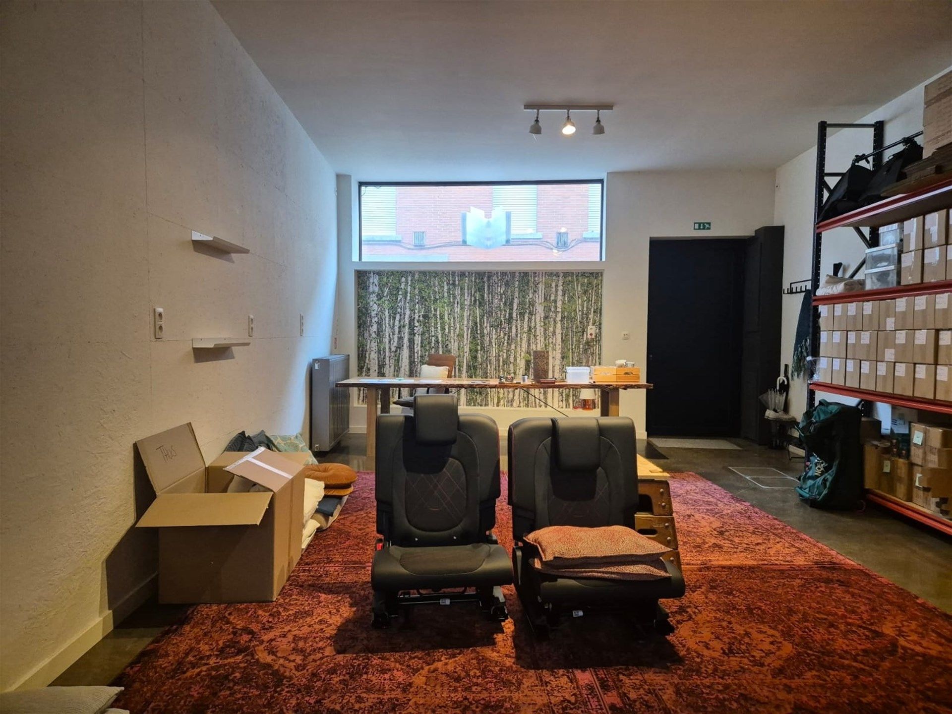 Gelijkvloerse kantoorruimte met kelder en terras. foto 2