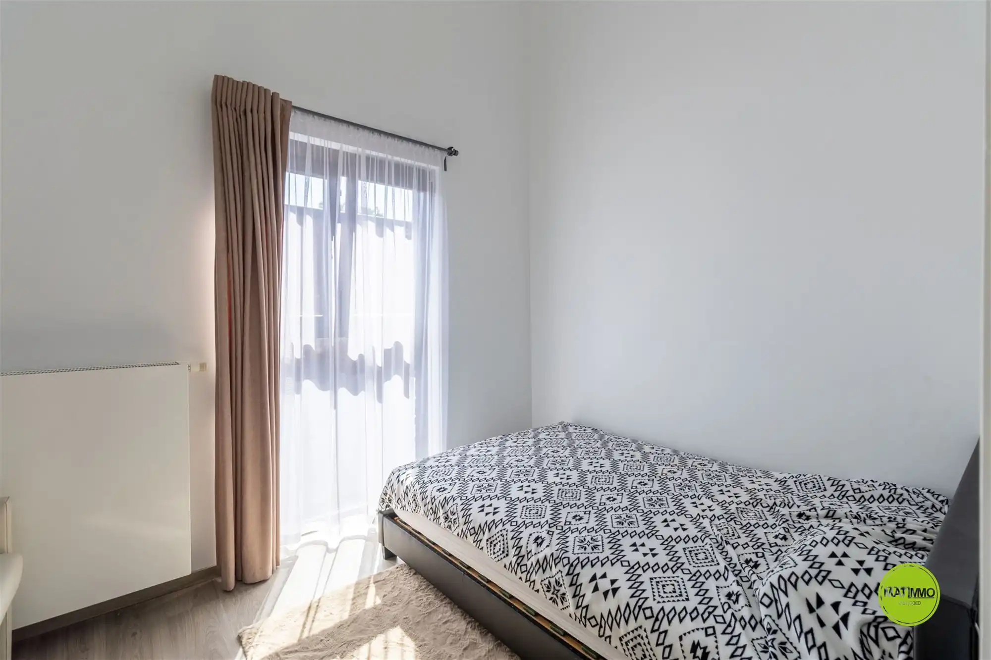 Modern wonen met zonnige tuin en private parkeerplaats foto 9