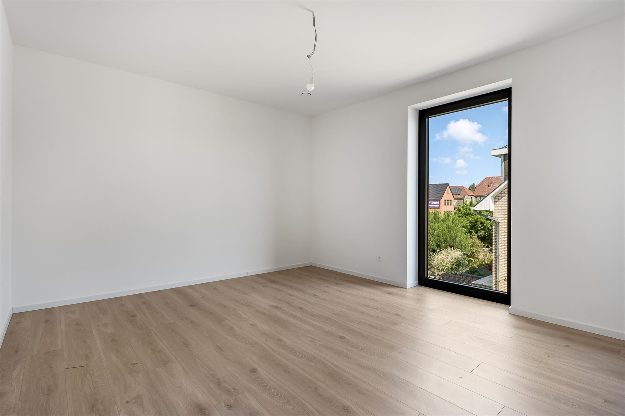 VOLLEDIG AFGEWERKTE NIEUWBOUWWONING (200M²) MET 3 SLAAPKAMERS EN E-PEIL 20! foto 19