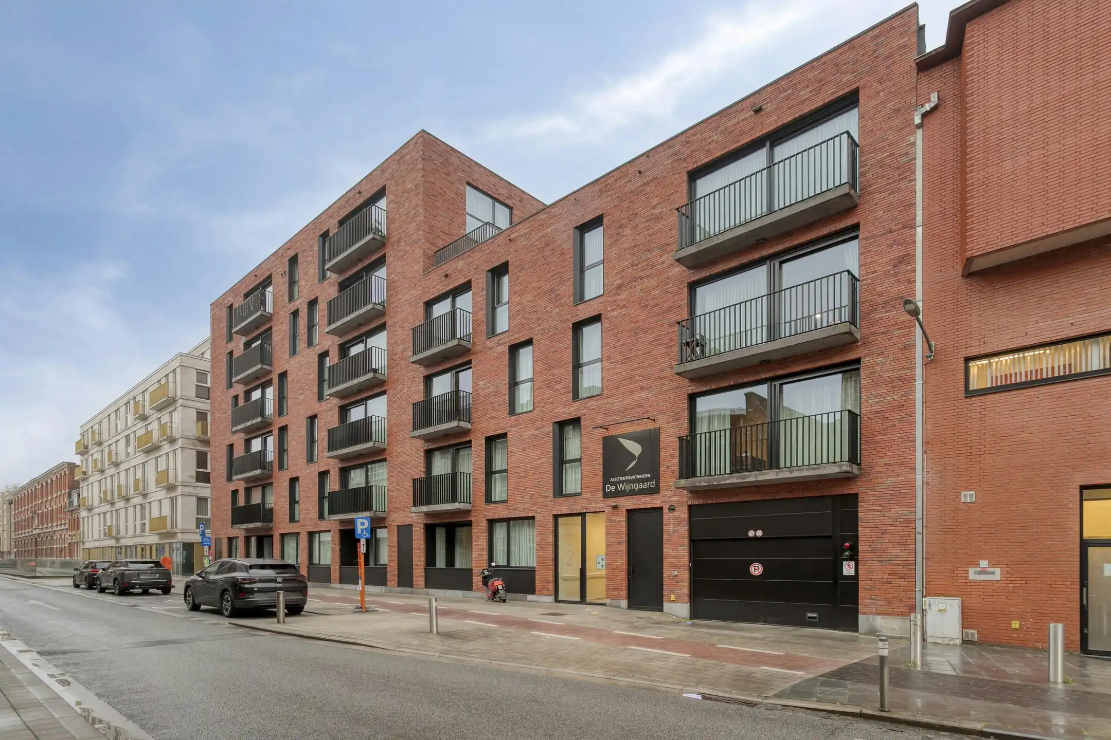 Assistentiewoning te koop in centrum Kortrijk!  foto {{pictureIndex}}