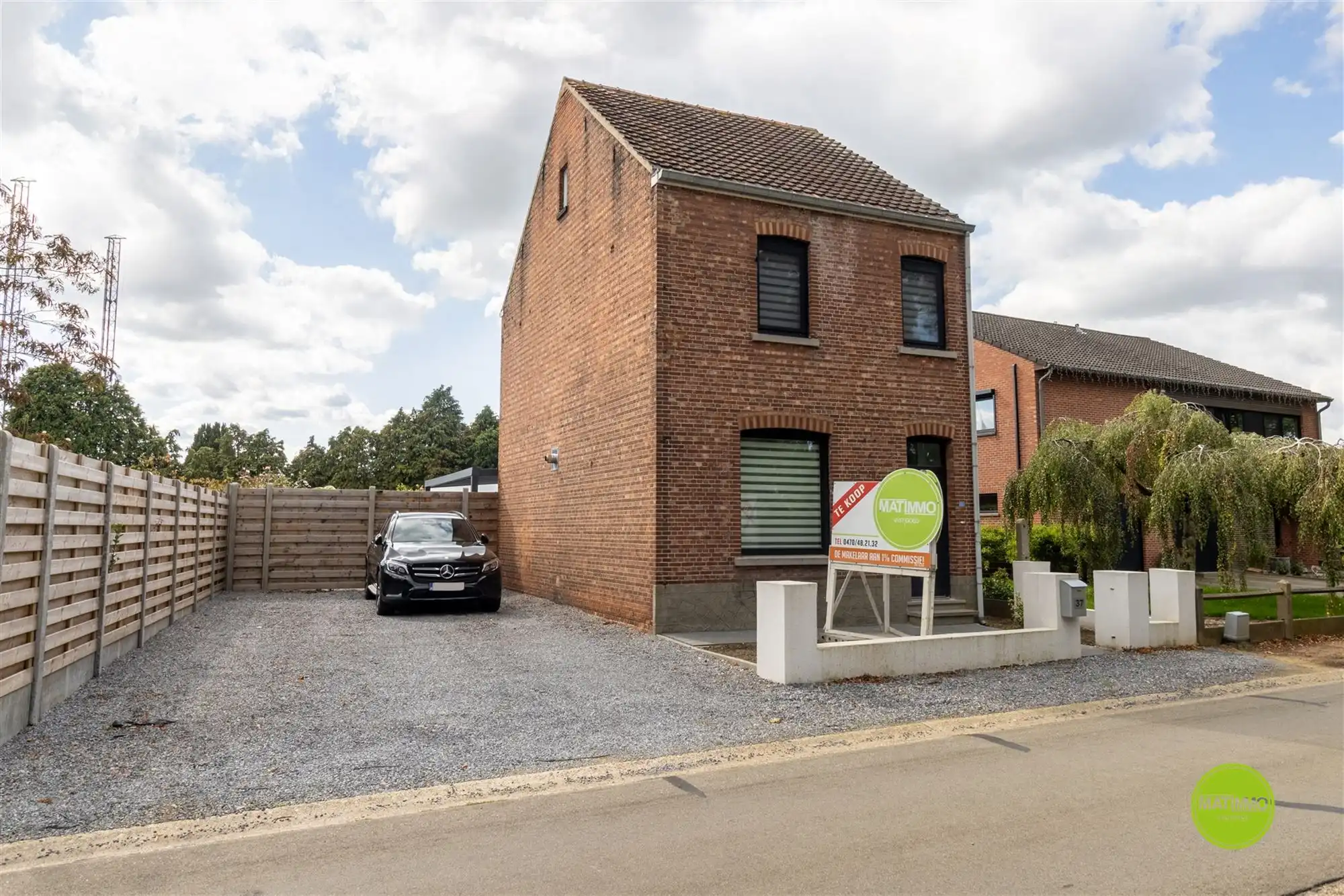 Karaktervolle woning met zuidgerichte tuin in Beringen foto 2