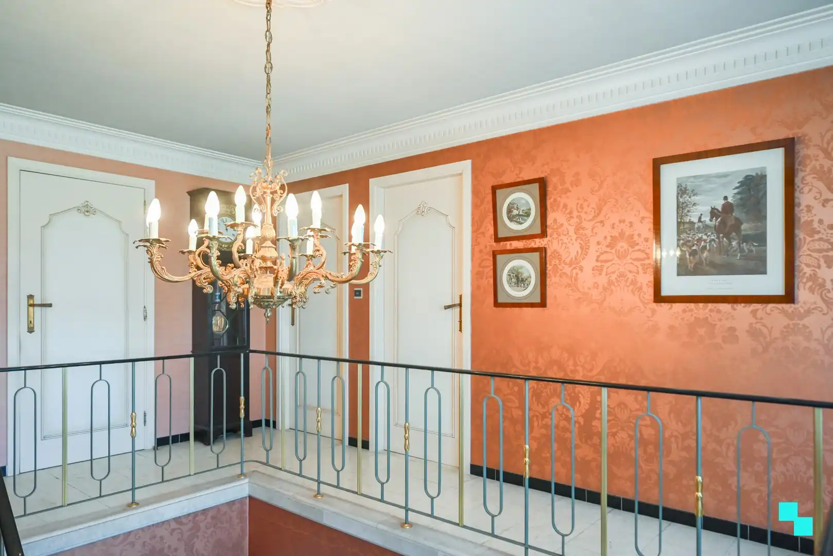 Zeer ruime te renoveren woning met vijf slaapkamers te Bosmolens foto 20
