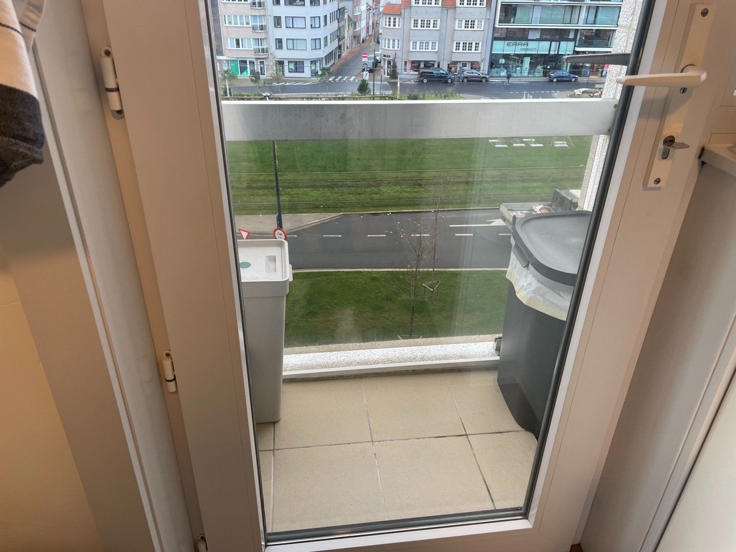 Modern appartement aan de zonnekant gelegen met open zicht foto 11