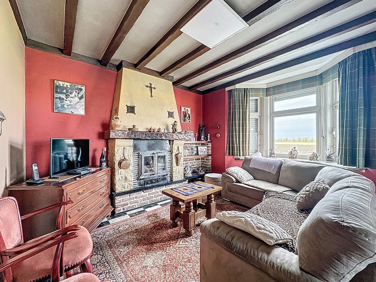 Te renoveren woning met grote garage/opslagruimte Schore. foto 6