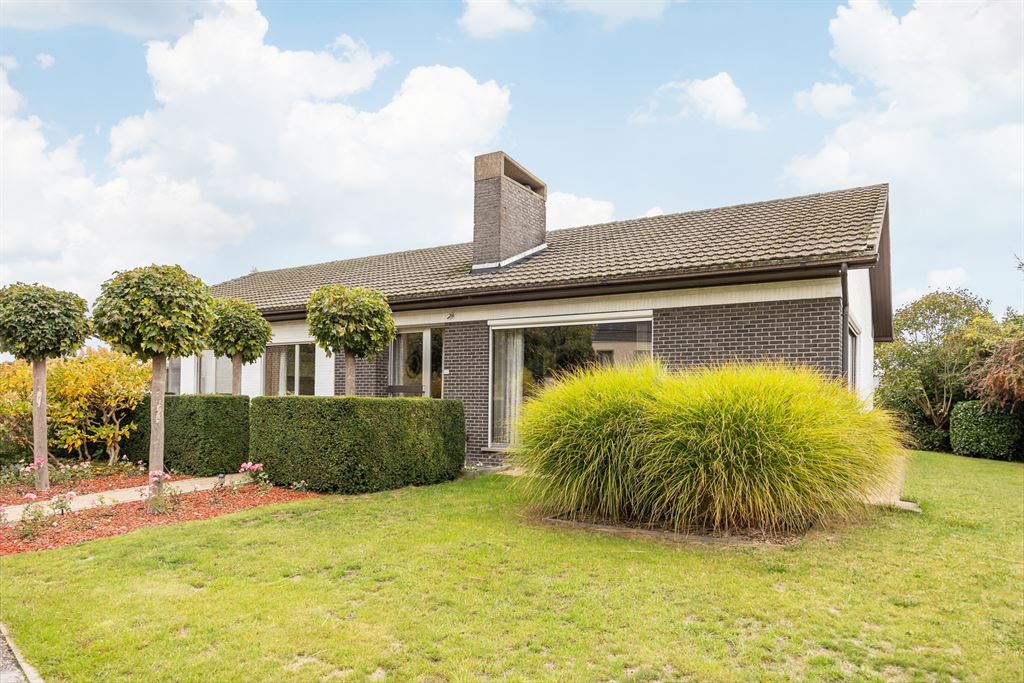 Bungalowwoning op mooi perceel foto 2