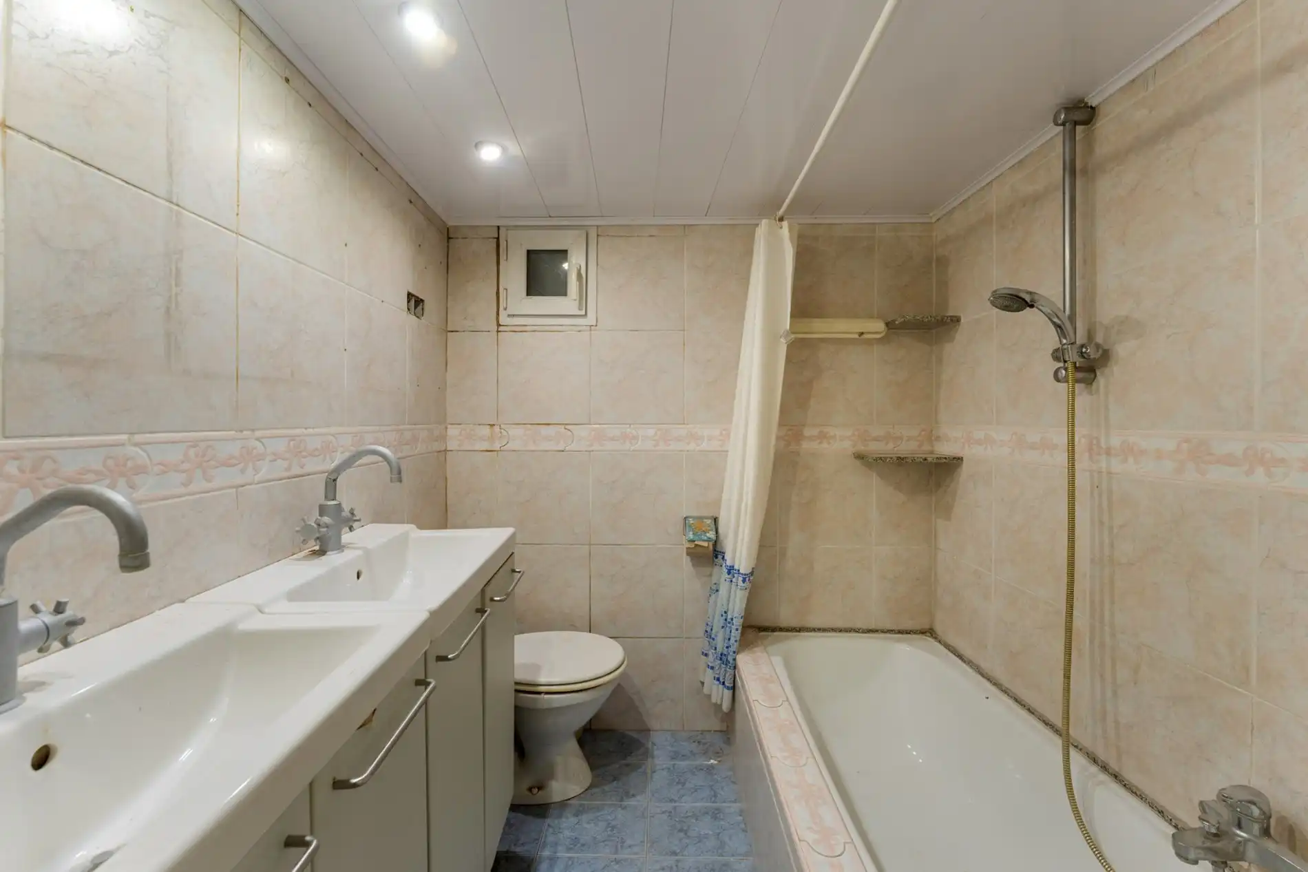 Charmante rijwoning op een toplocatie in hartje Tongeren. foto 14