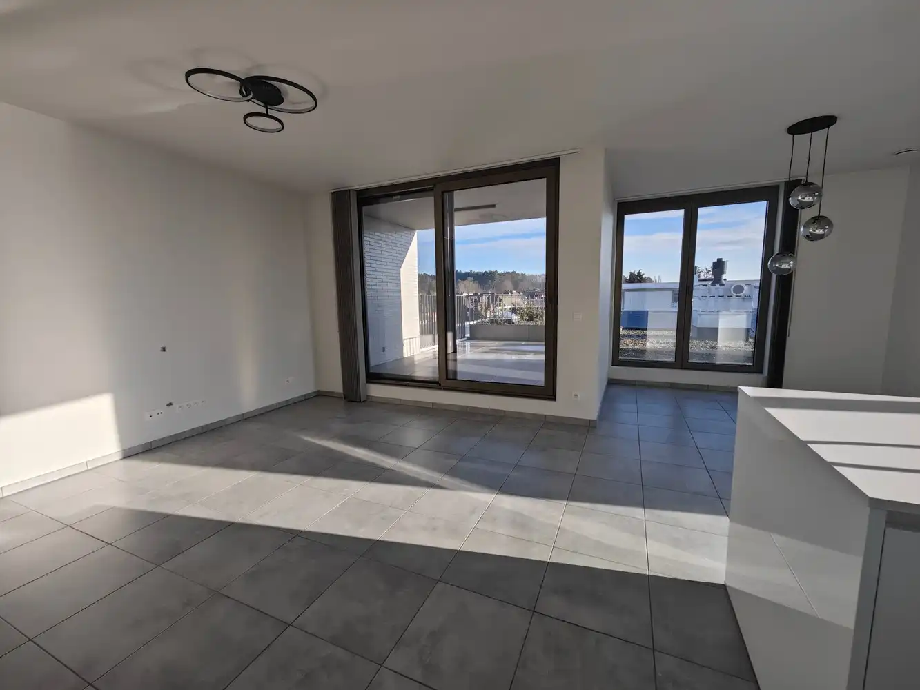 PRACHTIG PENTHOUSE MET 3 SLPKS, ONDERGR. PARKEERPL. EN KELDERBERGING IN HET CENTRUM foto 6