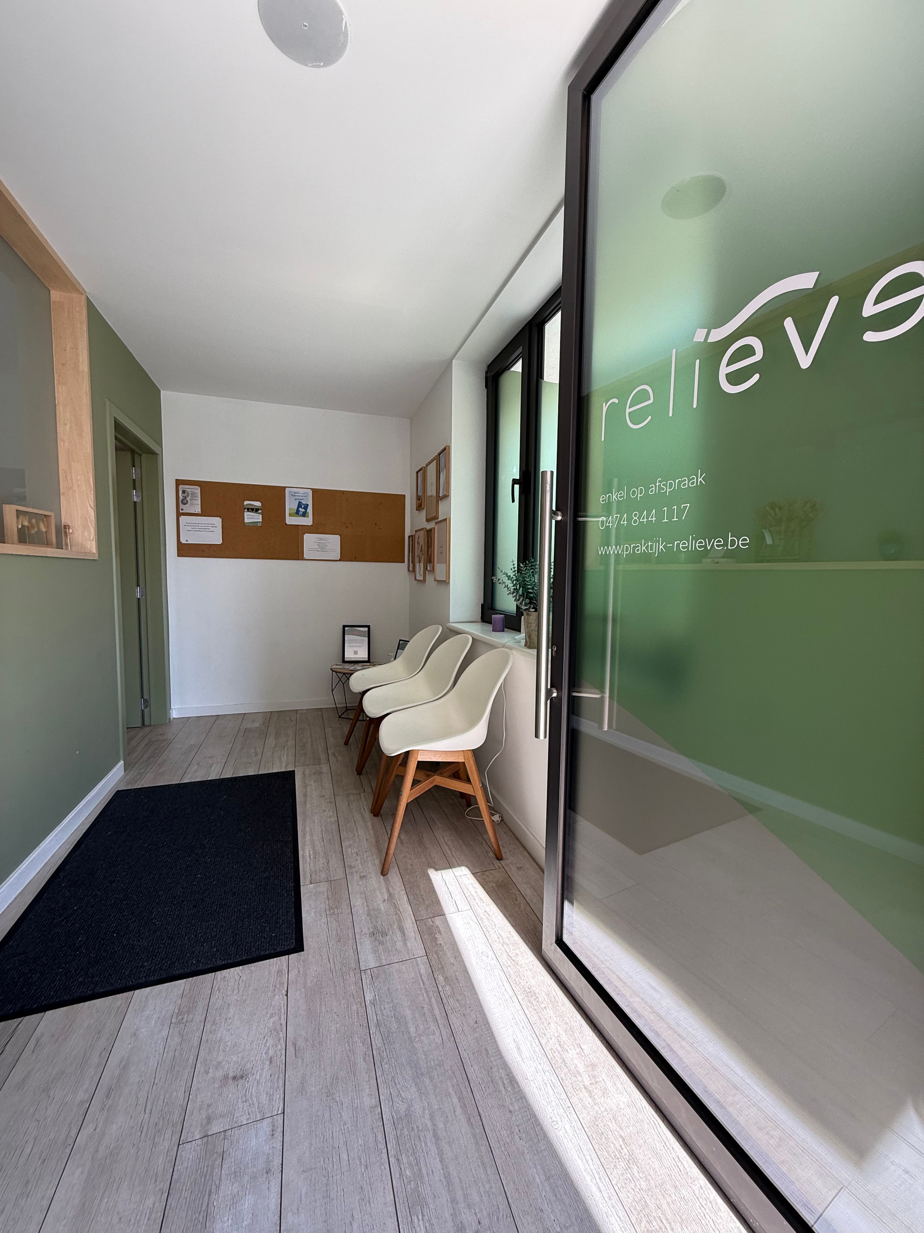 Praktijkruimte /gelijkvloers 89m² foto 2