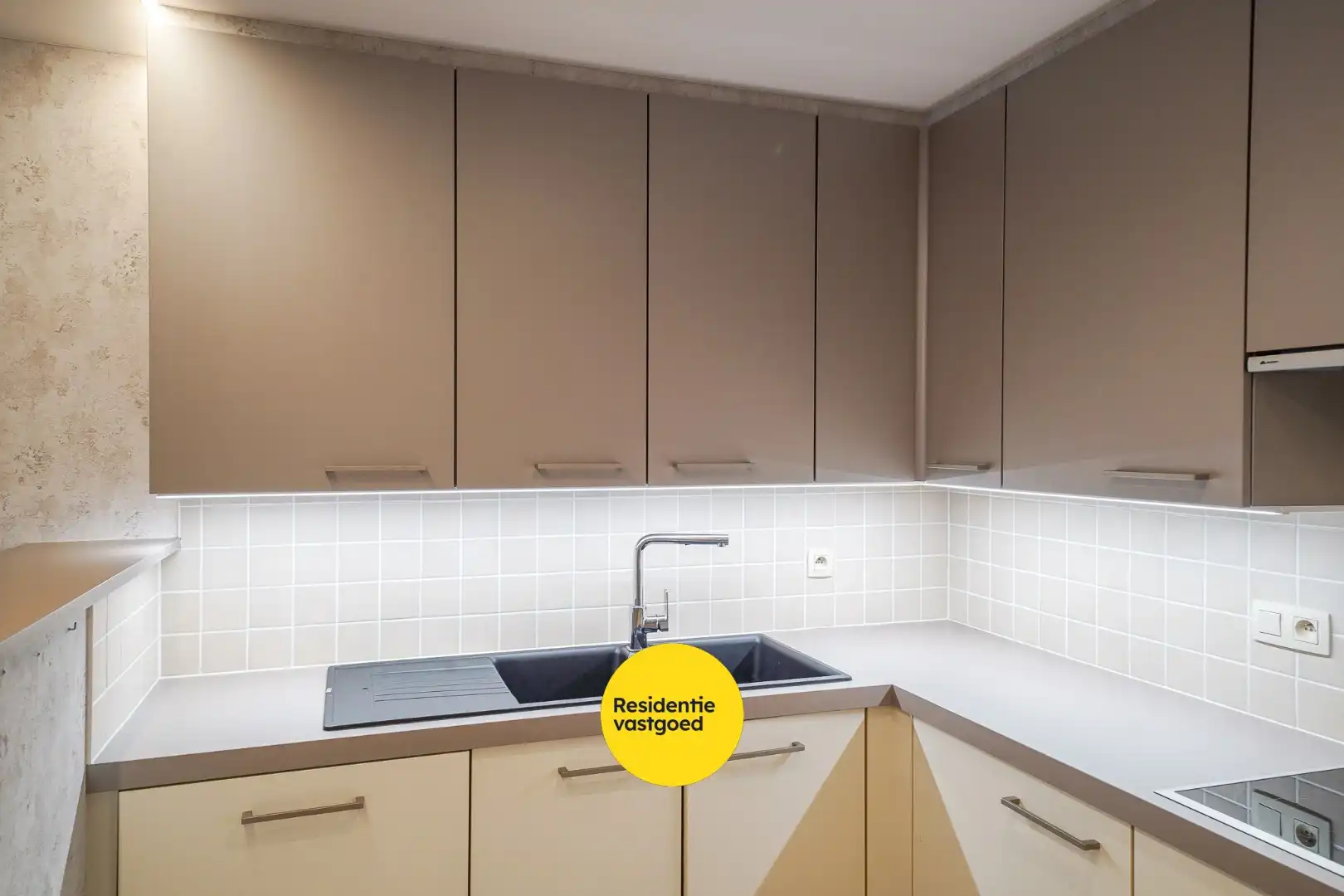 Instapklaar appartement met 2 terrassen te Mariakerke foto 8