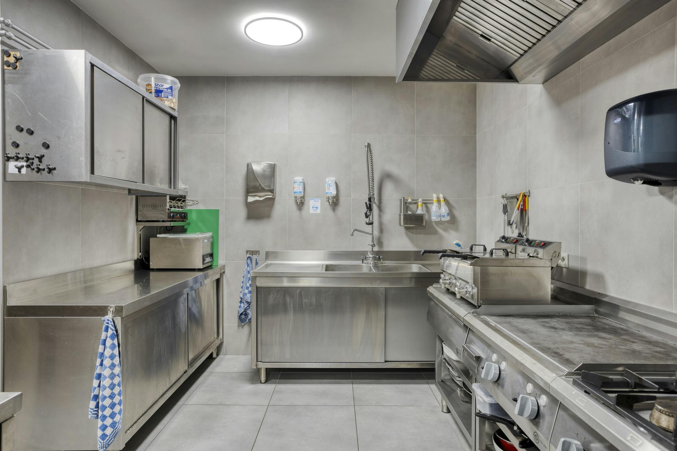 Woning met charmante kroeg en tuinterras te koop! foto 12