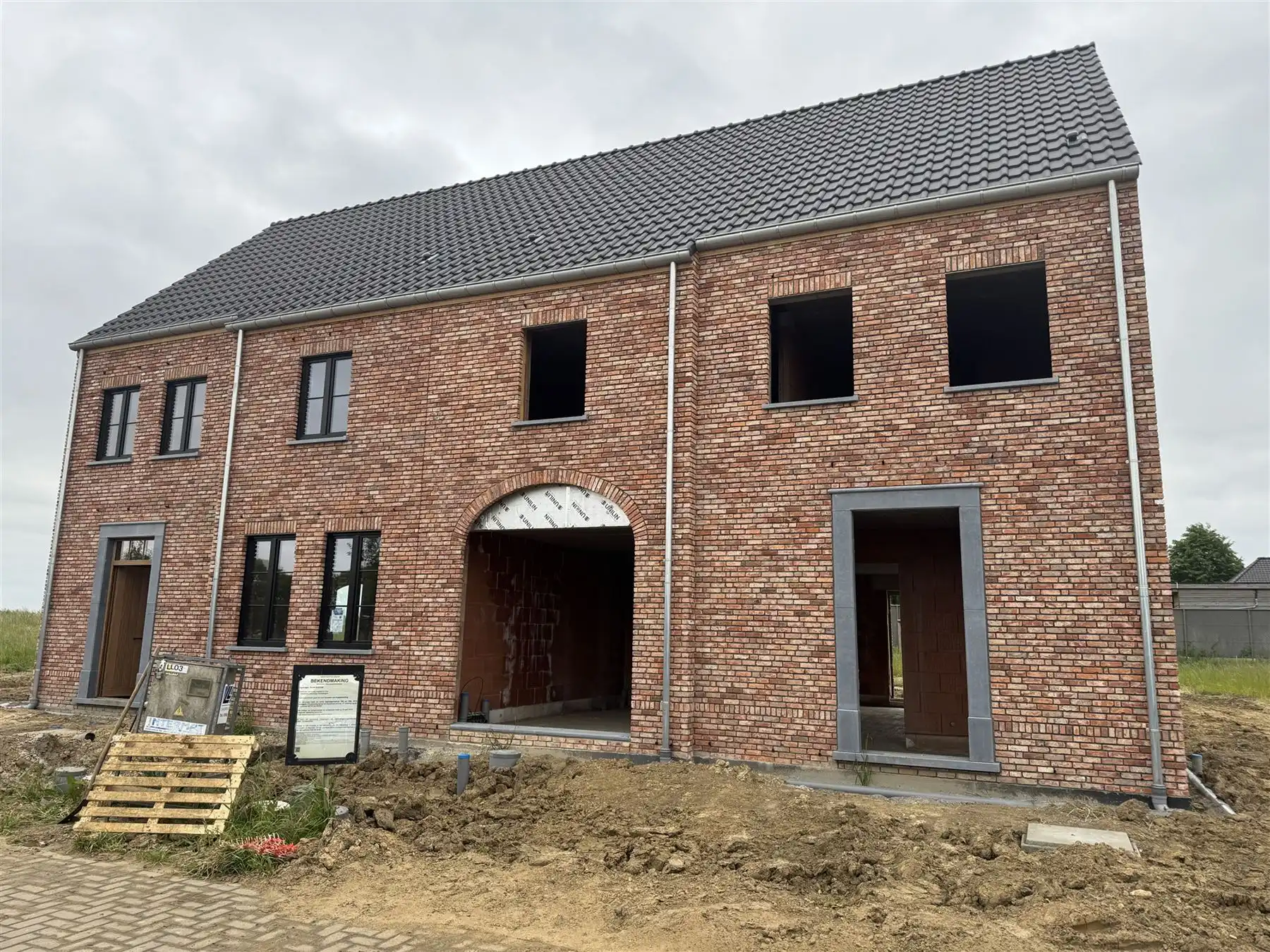 Ruime nieuwbouwwoning met landelijke stijl foto 3