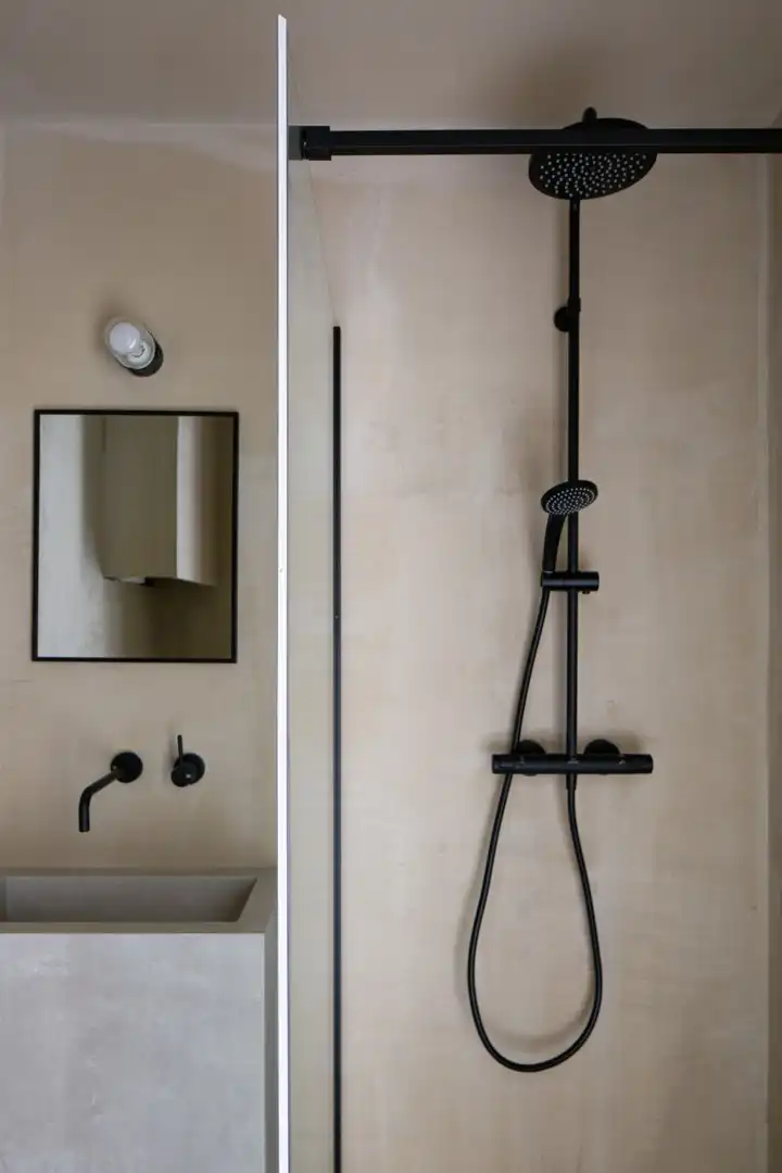 Knap gerenoveerde studio met private tuin foto 5