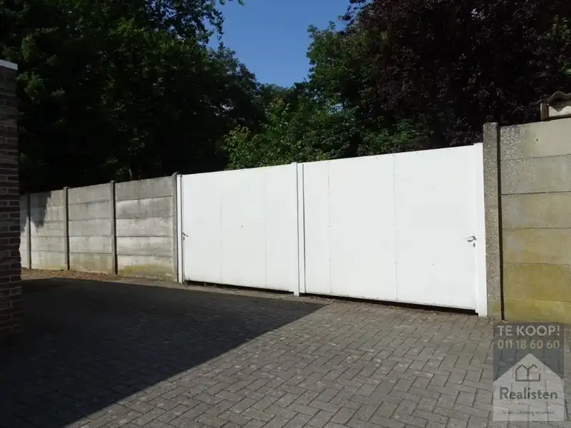 Voormalig bankkantoor foto 24