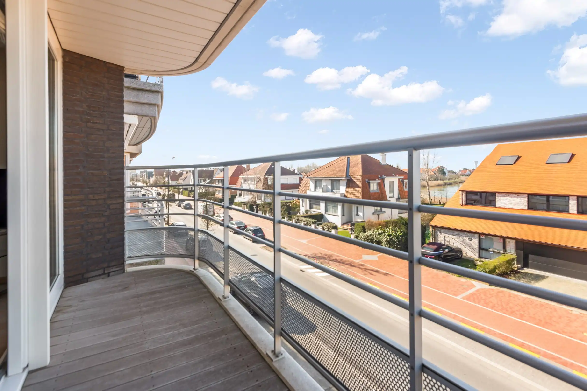 Gemeubeld appartement met zicht op het Zegemeer - inclusief inpandige garage. foto 2