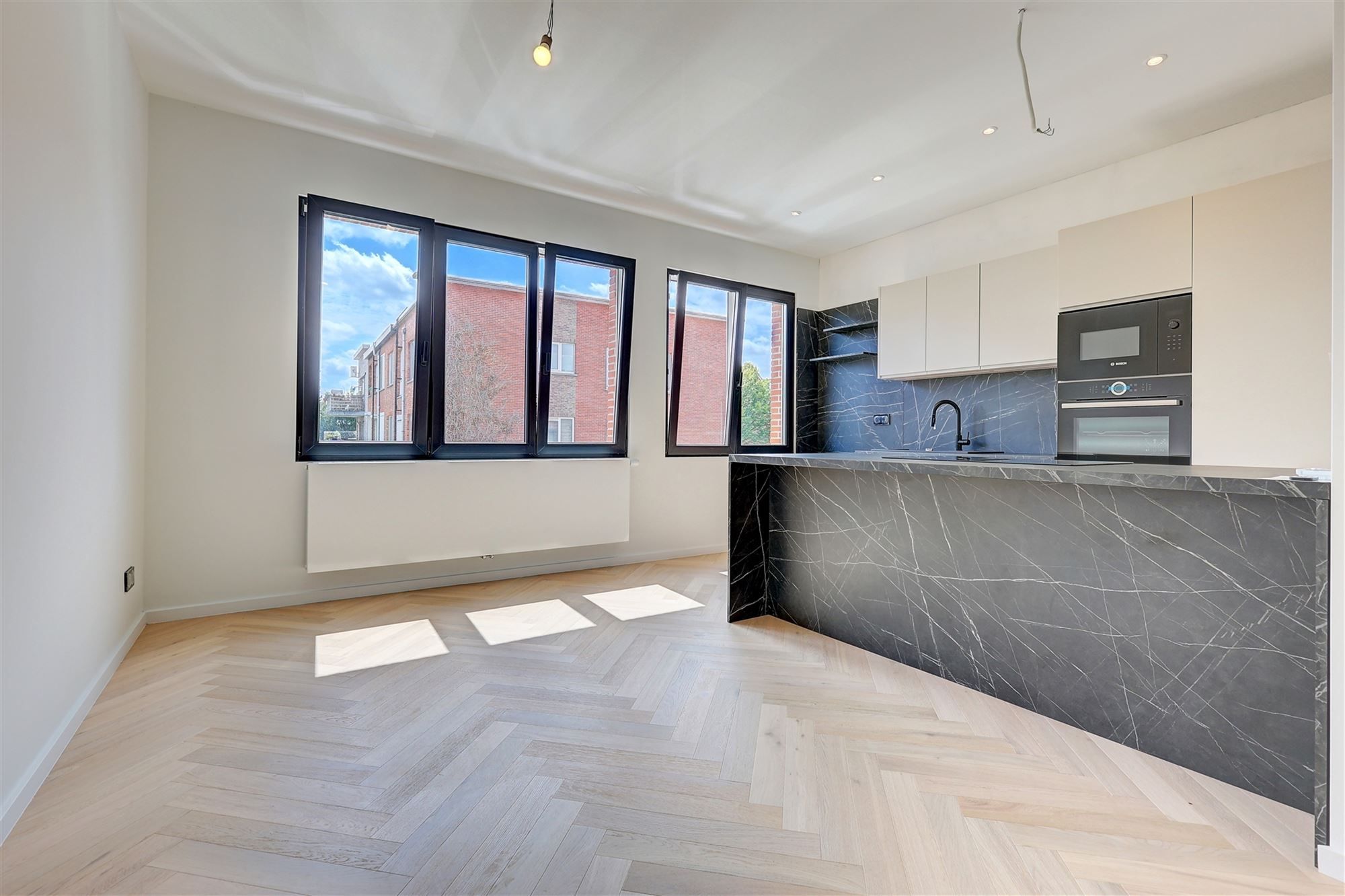 Prachtig gerenoveerd appartement vlakbij centrum Wilrijk foto 6