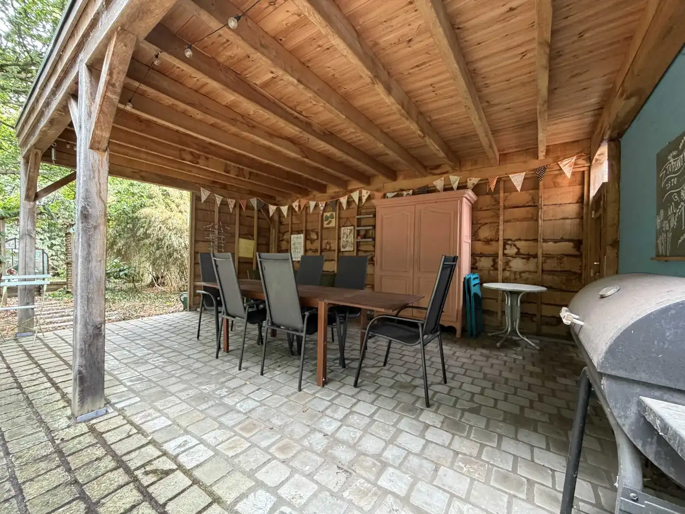 Degelijk gerenoveerde woning met minstens 5 slaapkamers en aangename tuin foto 21