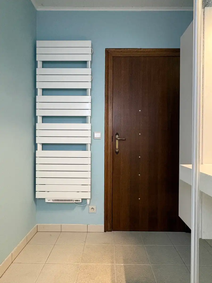 Te renoveren woning met groot bijgebouw foto 12