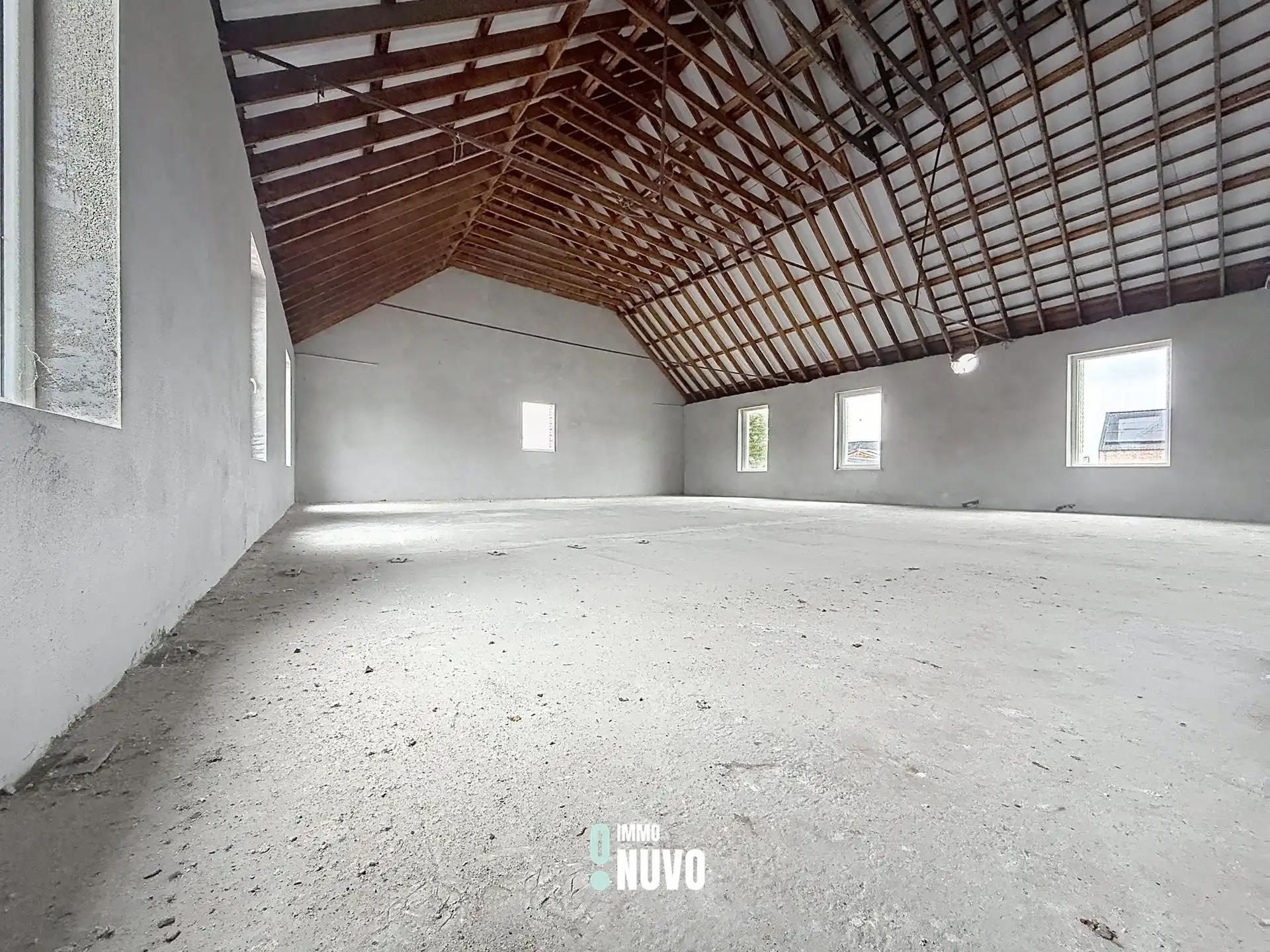 Woning met loods foto 21