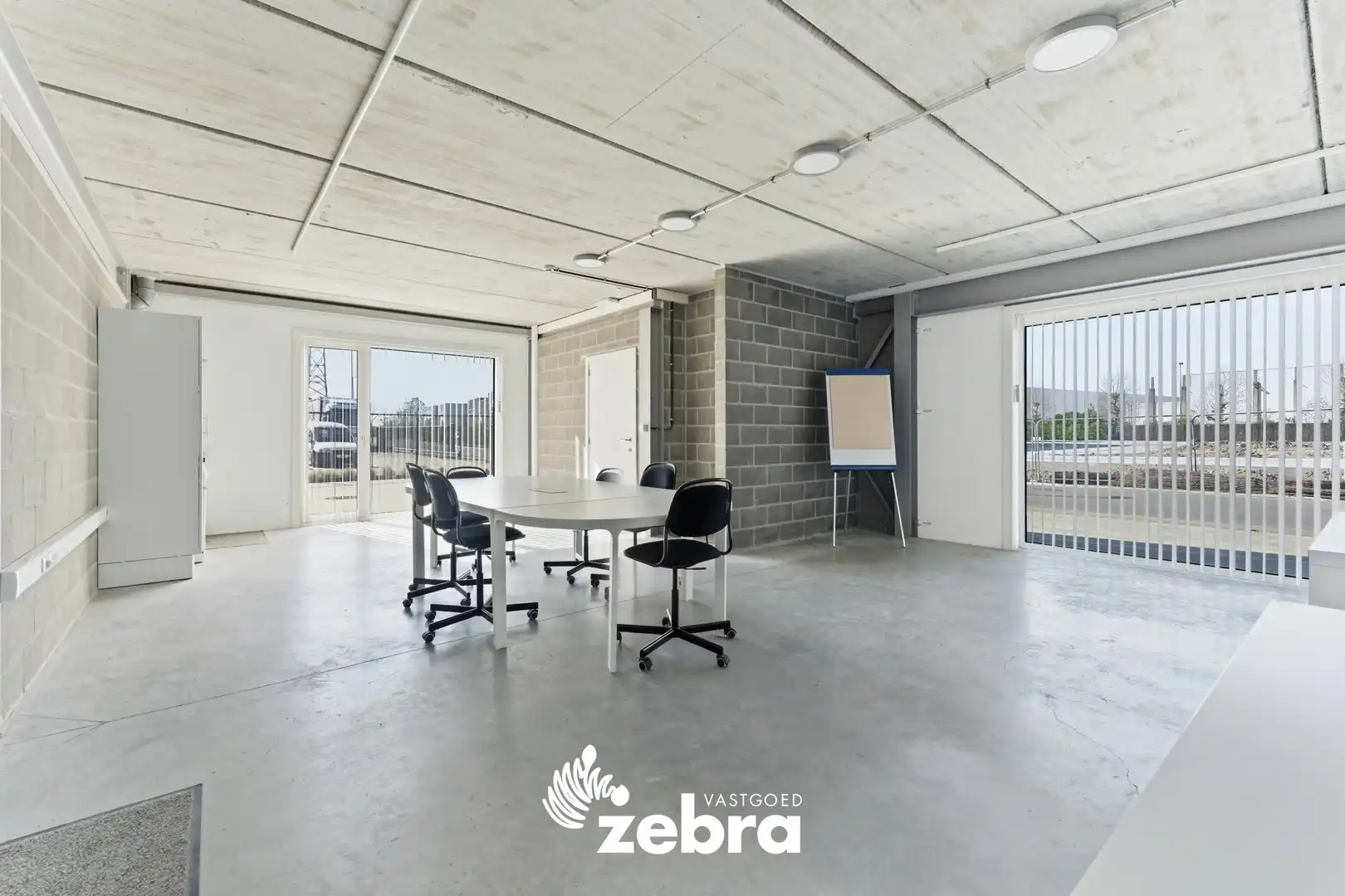 Recent bedrijfsgebouw op gunstige ligging te Roeselare! foto 23