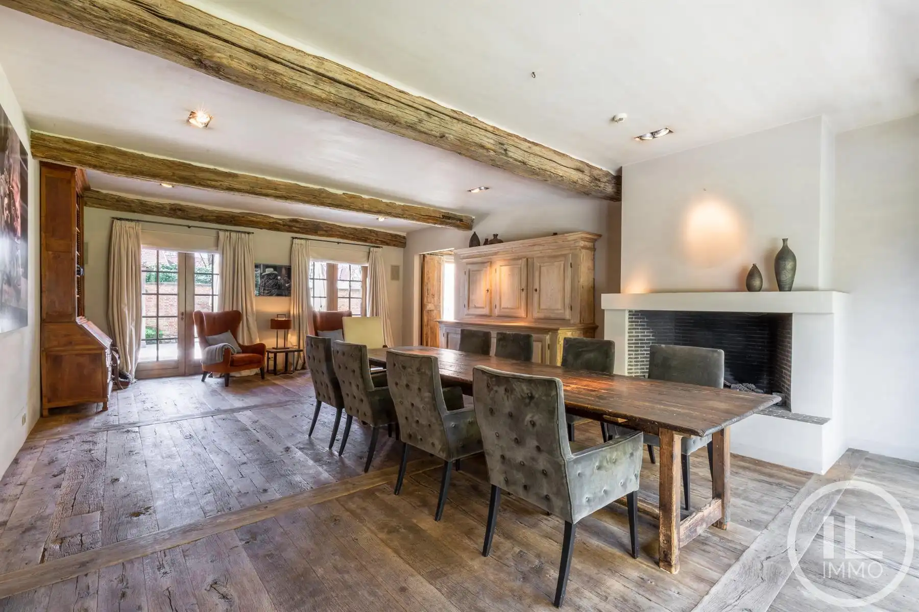 Schitterend domein van 7,7 ha met prachtige villa, zwembad, guesthouse, ruime schuur en uitgebreide paardenfaciliteiten. foto 11