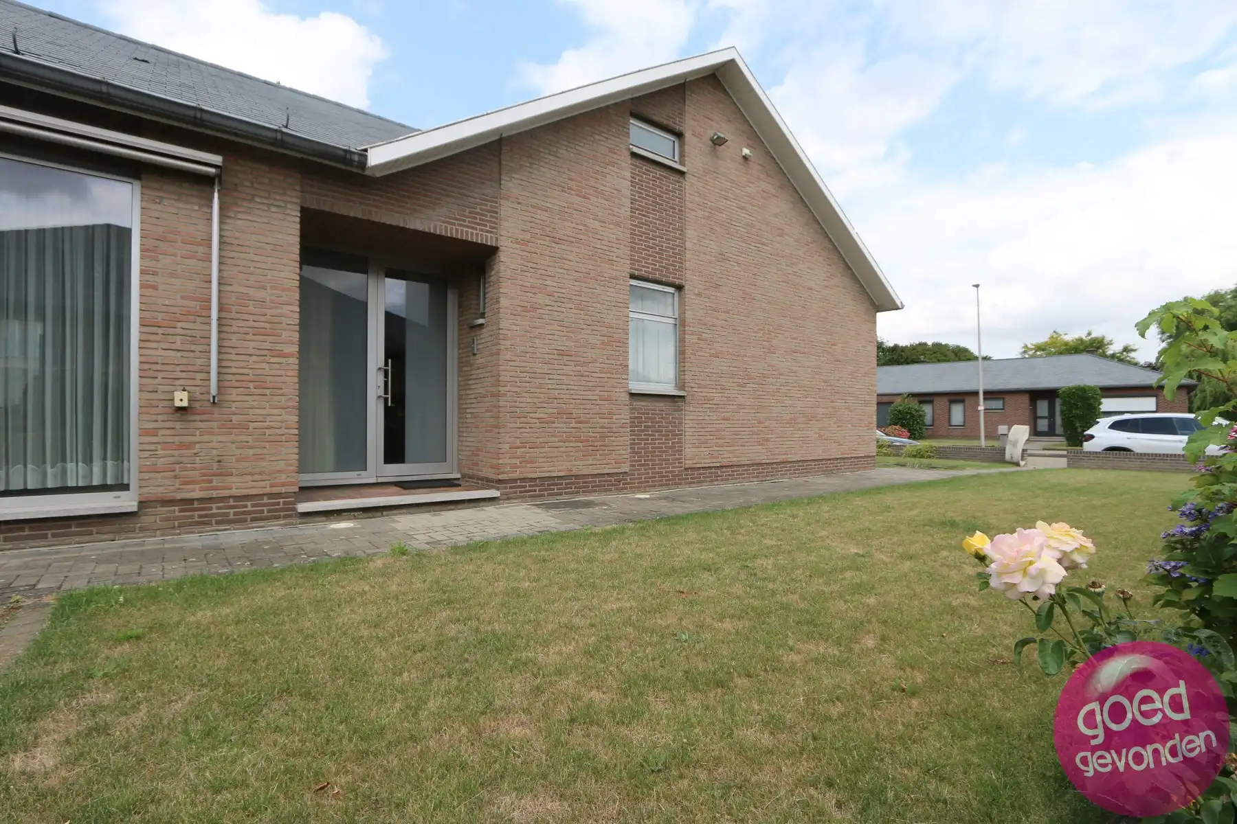 GELIJKVLOERSE WONING - 4 SLK - TUIN - GARAGE - CENTRAAL - RUST foto 2