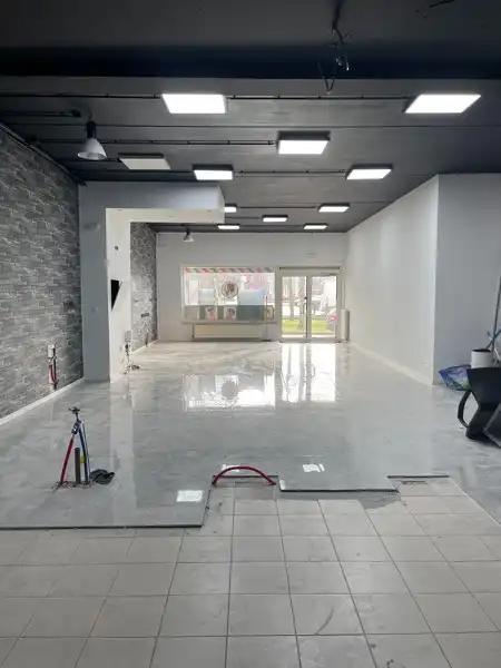 NU IN PRIJS VERLAAGD -> Absolute buitenkans: centraal gelegen handelspand van 200m² in het centrum van Leopoldsburg foto 10