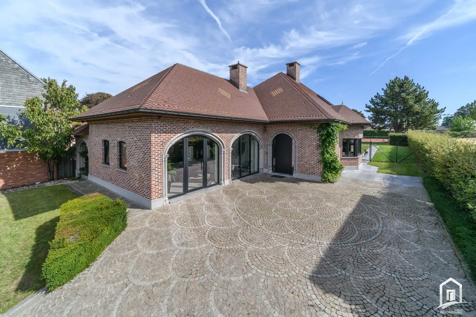 Stijlvolle & instapklare villa regio Wieze foto {{pictureIndex}}