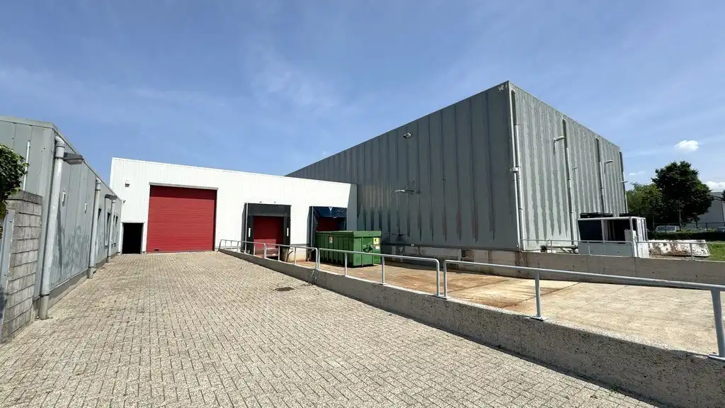 Logistiek bedrijfspand te huur in industriezone te Malle foto 2