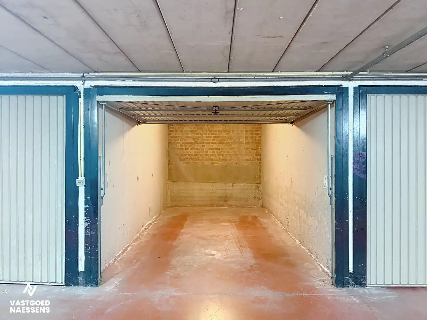 GARAGEBOX VLAKBIJ ZEEDIJK  foto 2