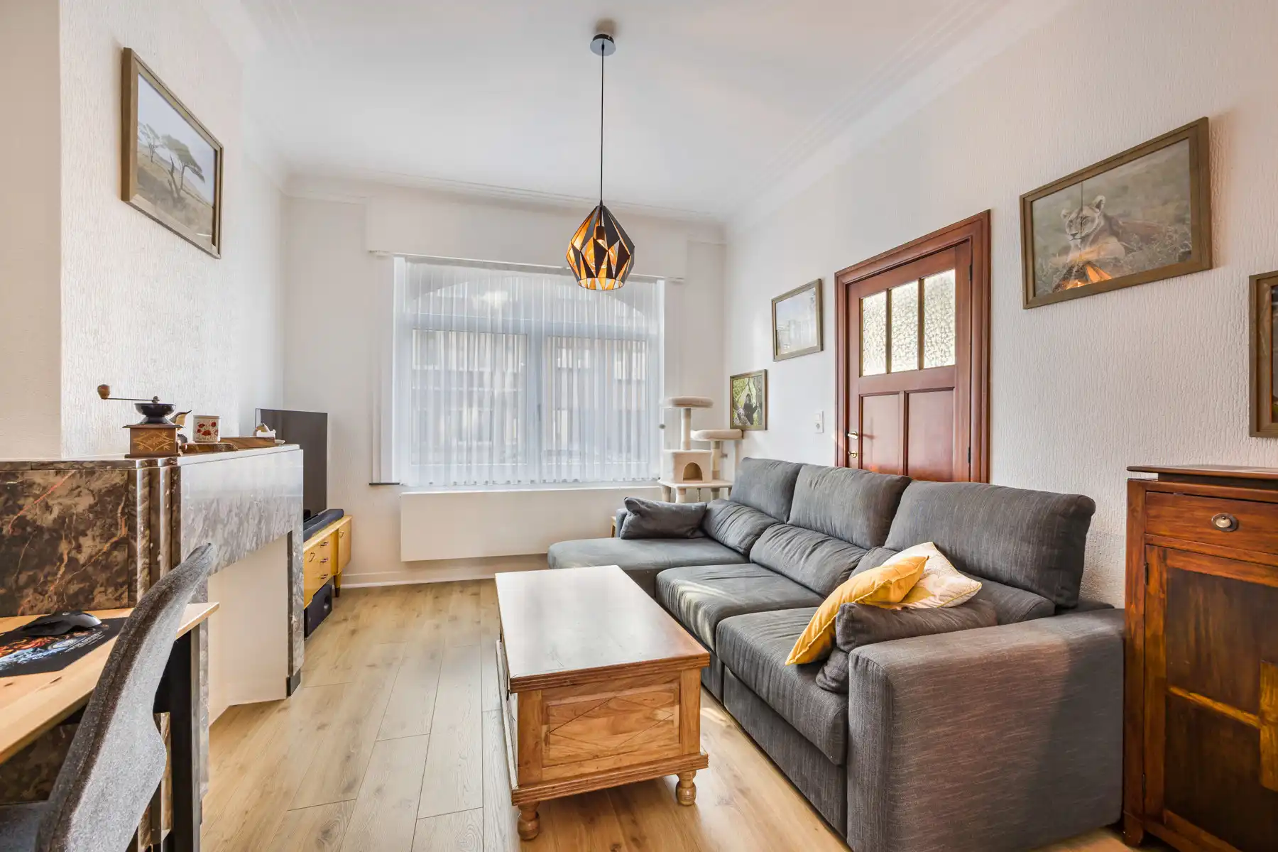 Instapklare woning met drie slaapkamers en tuin foto 3