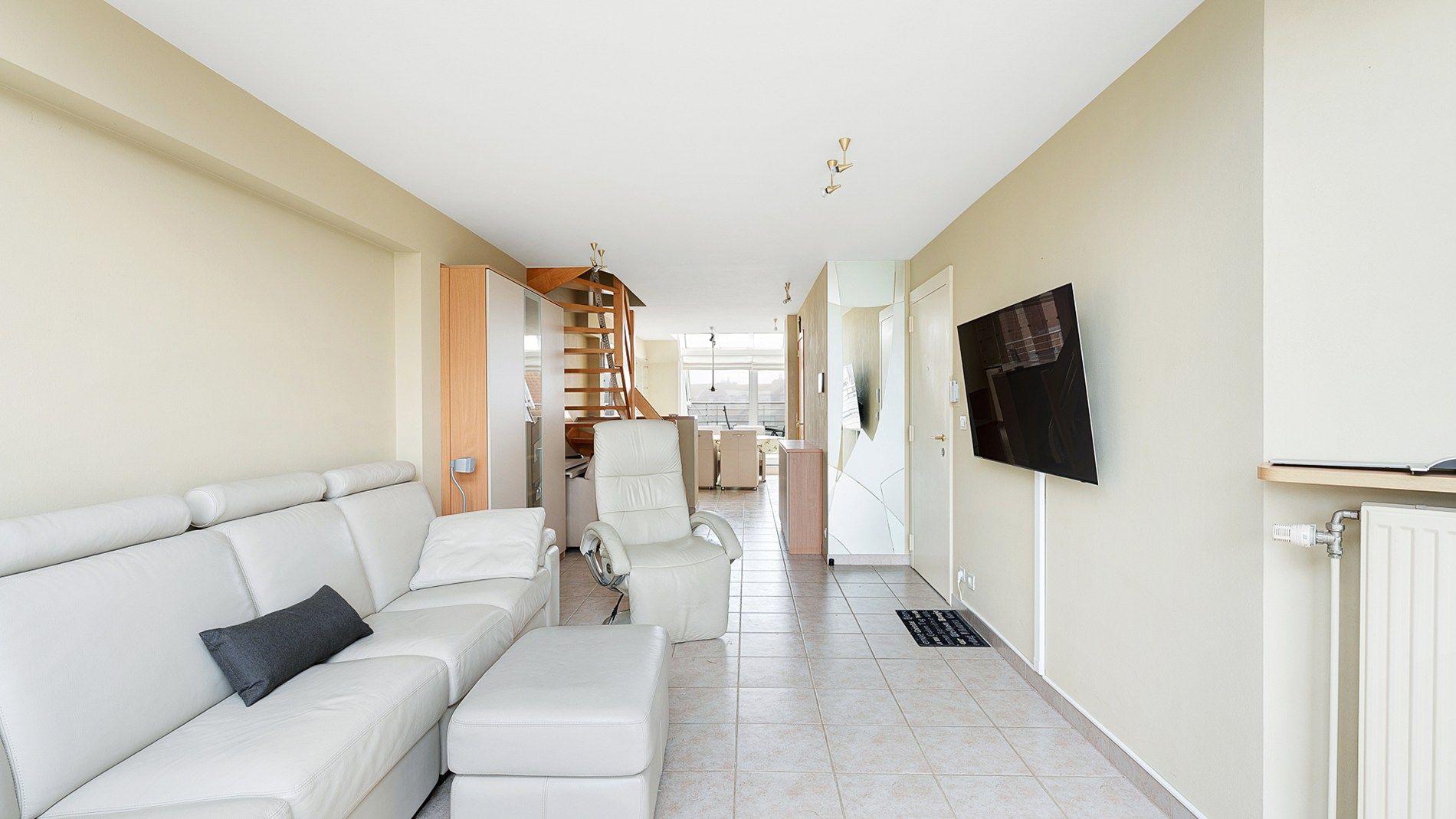 Penthouse met ruime terrassen nabij het strand te koop foto 8