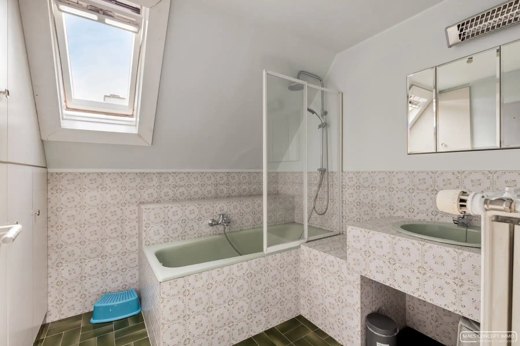 Handelspand met woonst te koop te Waregem op strategische ligging foto 17