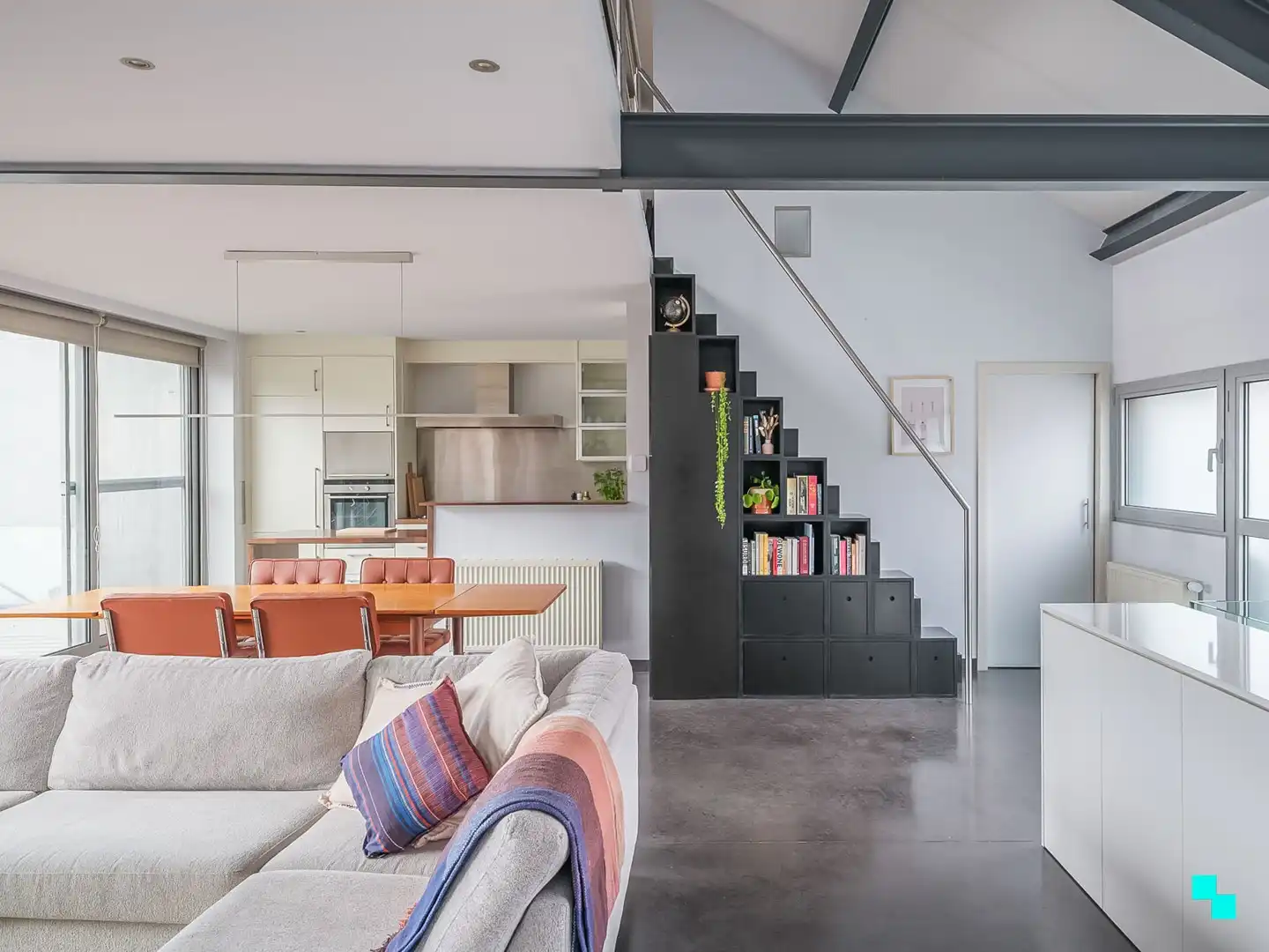 Stijlvolle woning in de rand van Zwijnaarde foto 2