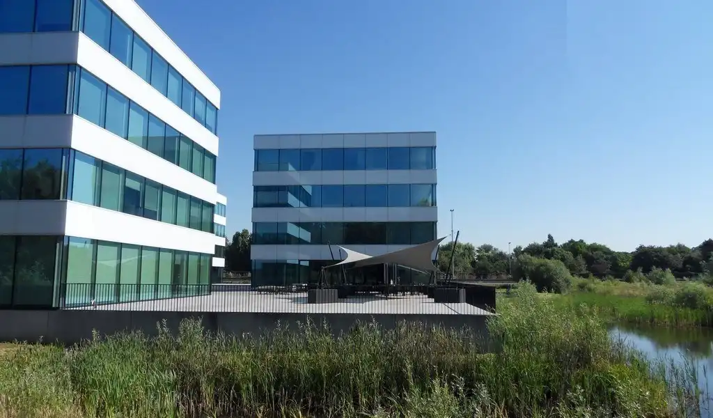 Gemeubelde kantoren met dienstverlening in 3Square Zwijnaarde foto 11