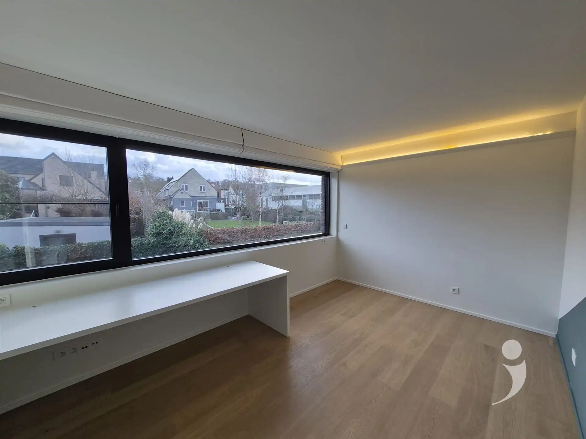 ééngezinswoning in een rustige wijk foto 14