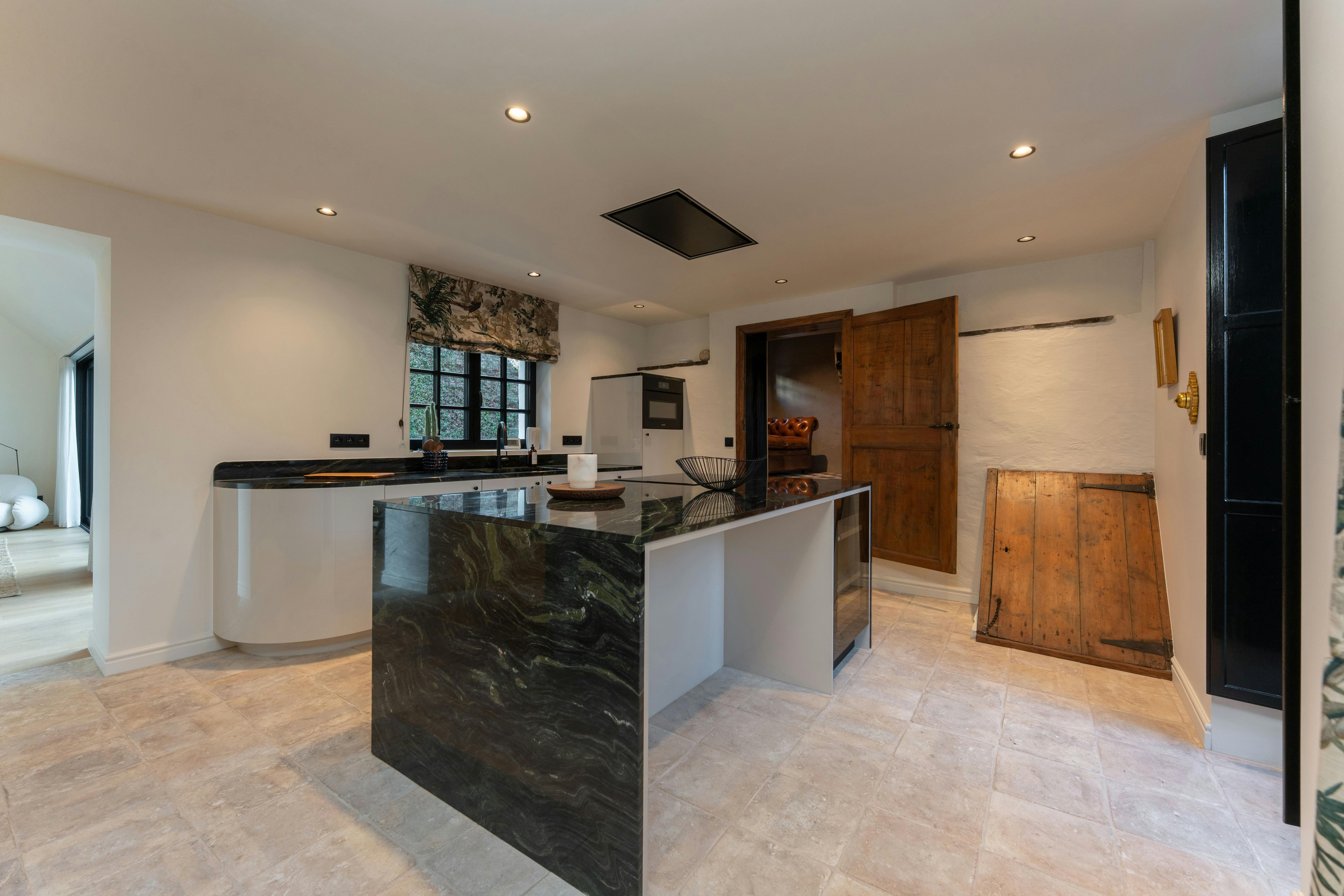 Uitzonderlijk huis in hartje Damme foto 10