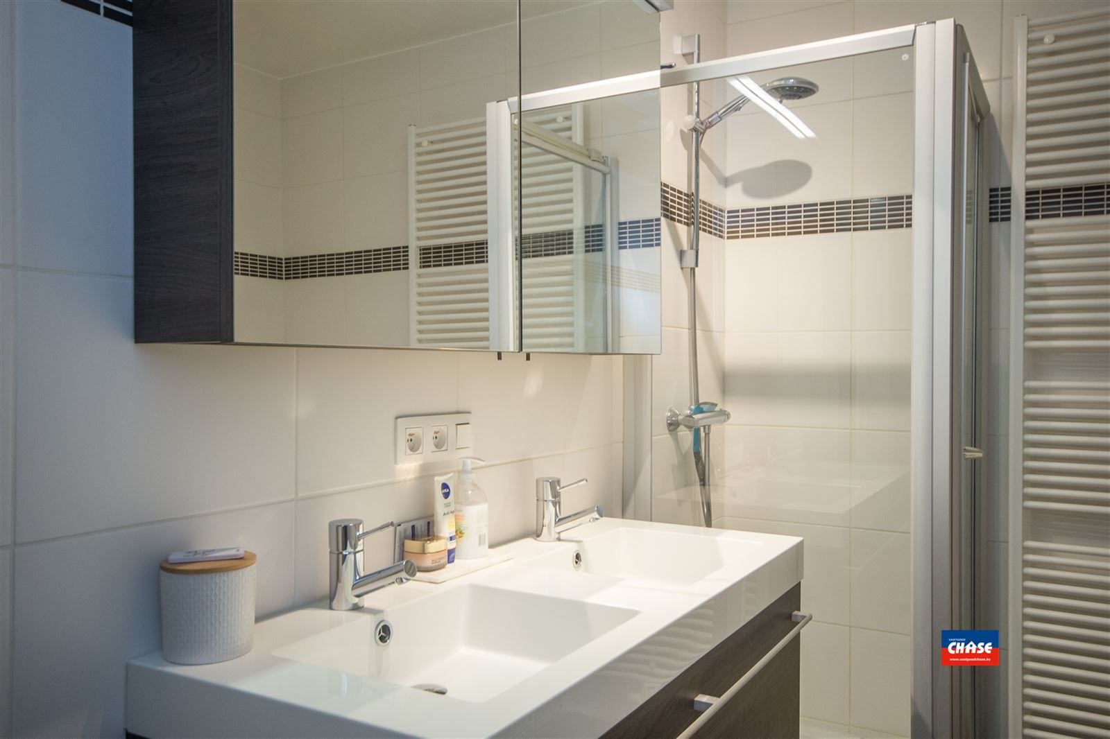 Appartement met 2 slpks, tuin en 2 P foto 10