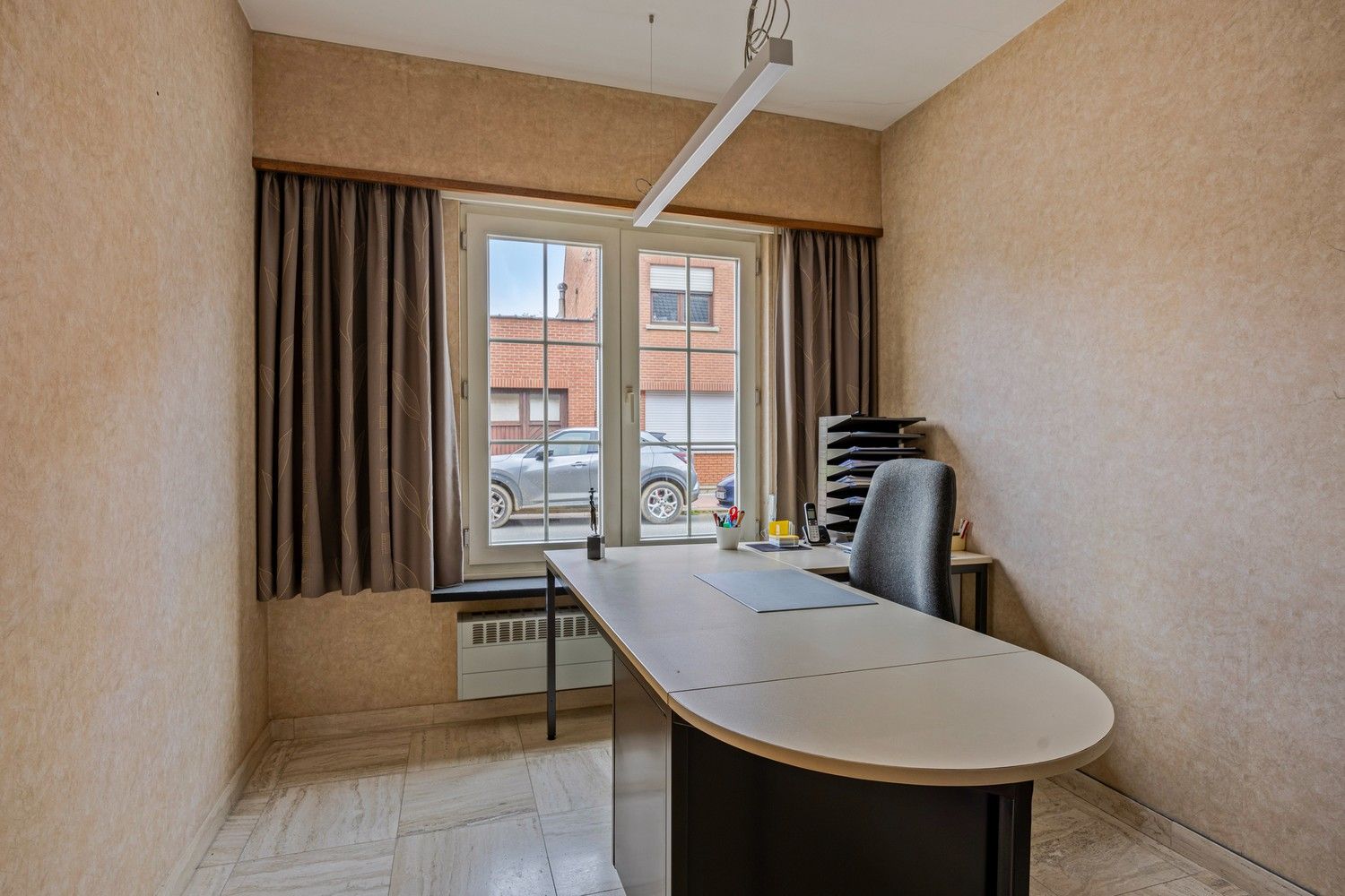 Ruime woning met 4 slaapkamers, bureau en hedendaags potentieel foto 9