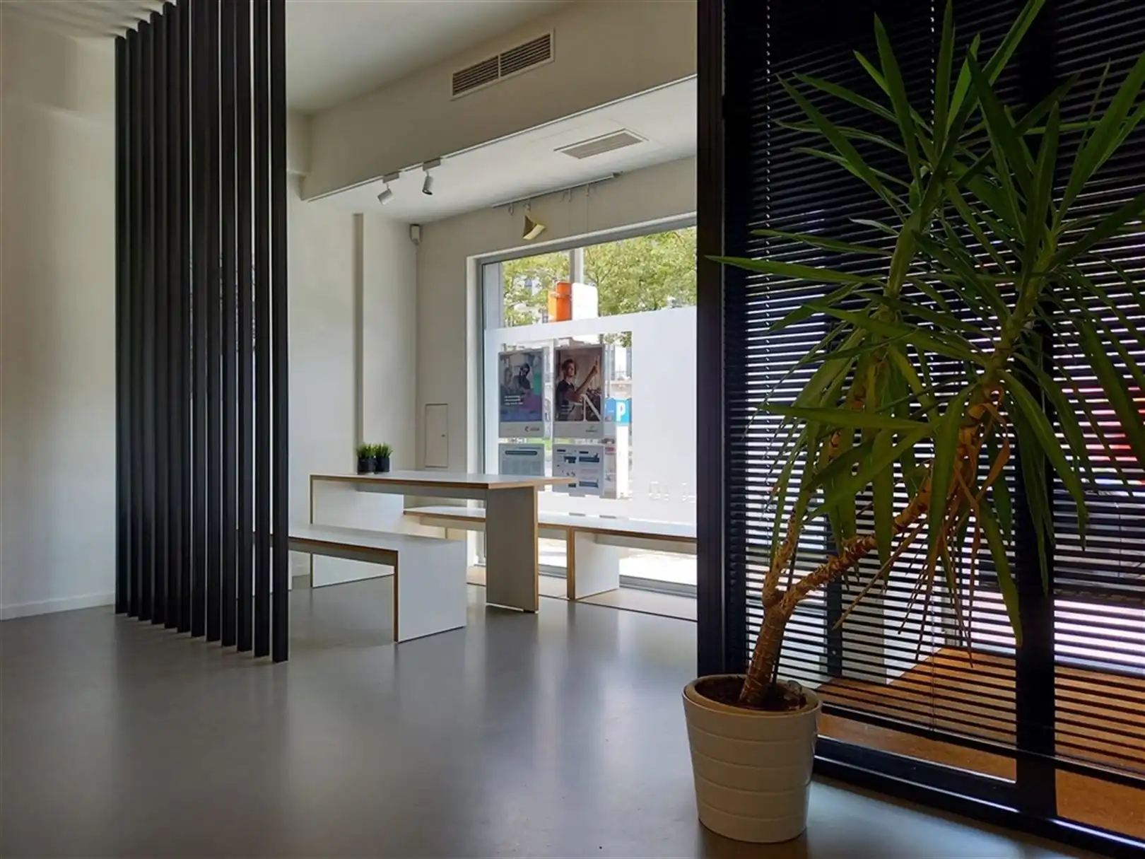 Kantoorgebouw foto 3