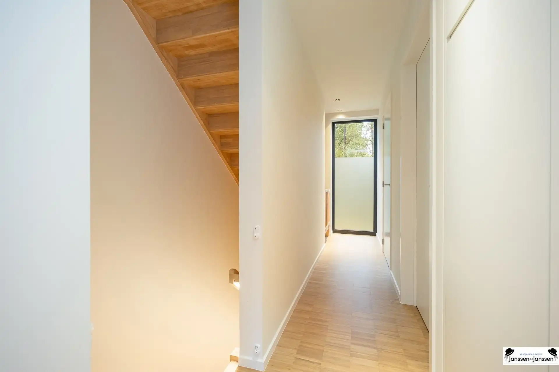 Moderne energiezuinige woning met hoogwaardige afwerking foto 11