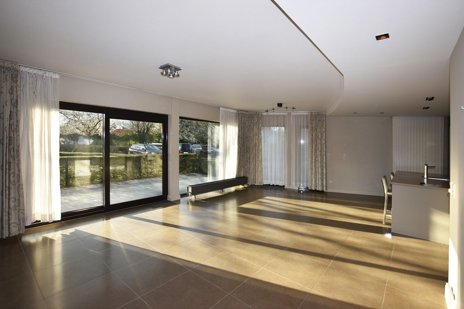 Mooi gelijkvloers appartement met twee slaapkamers en een groot terras te Wijnegem! foto 2