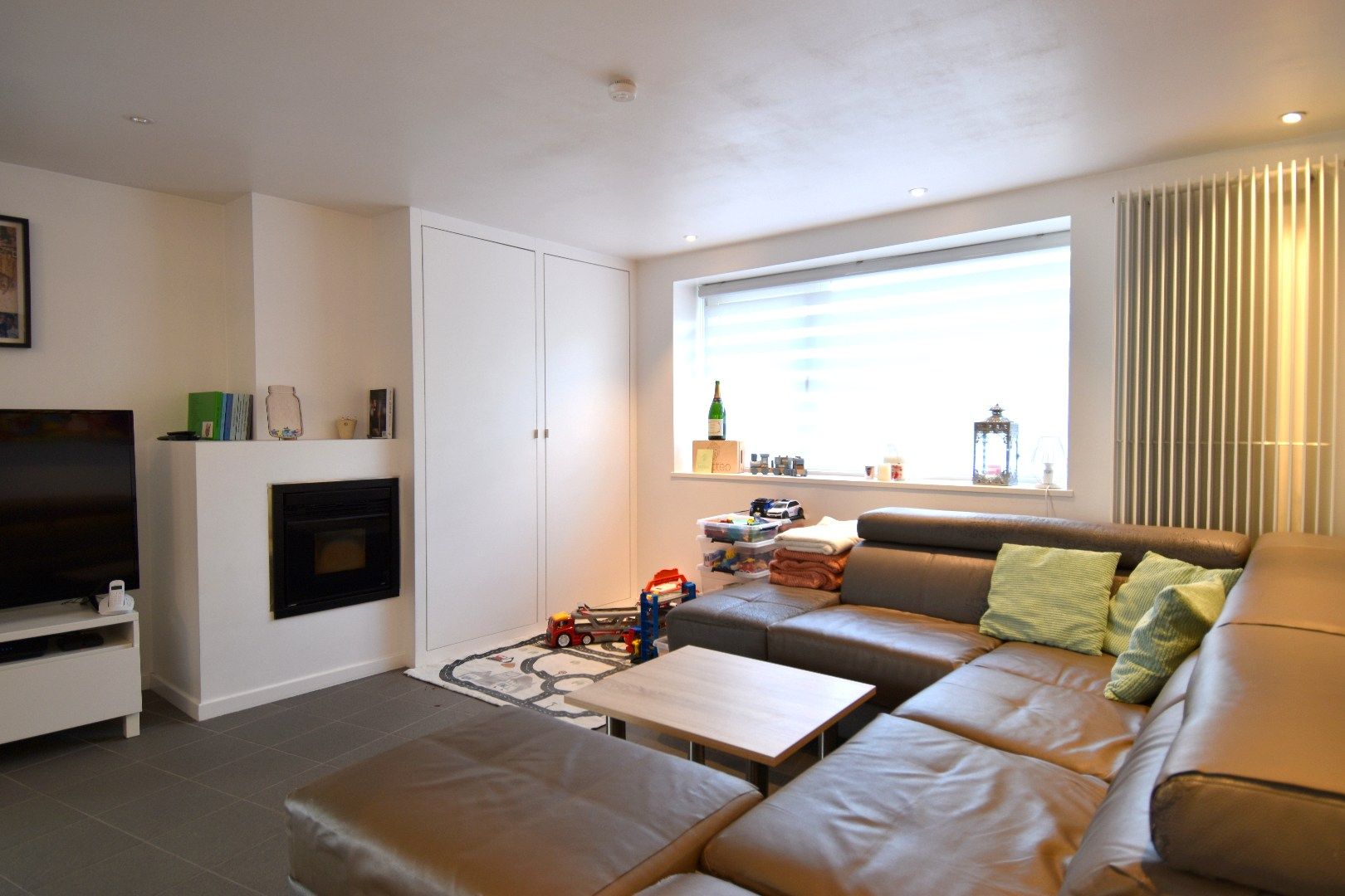 Halfopen bebouwing met 2 slaapkamers, garage en gezellig zonneterras te koop in Bellegem foto 2