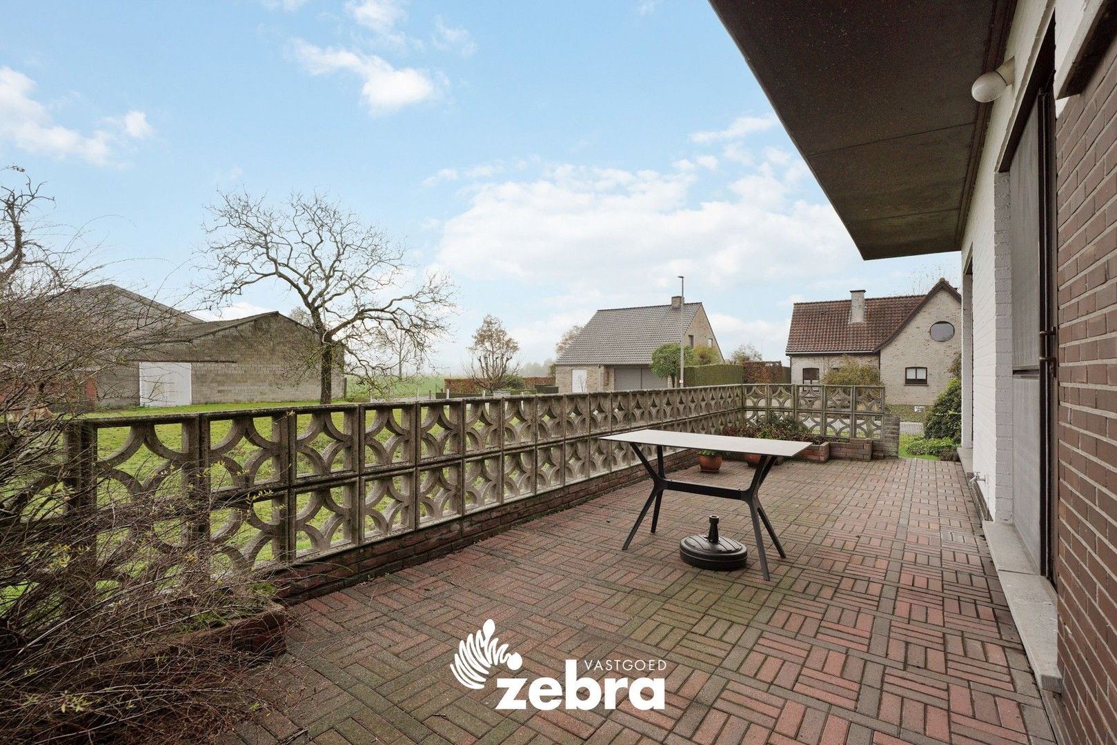 Vrijstaande bungalow op + 1.000 m² met rustige ligging foto 26