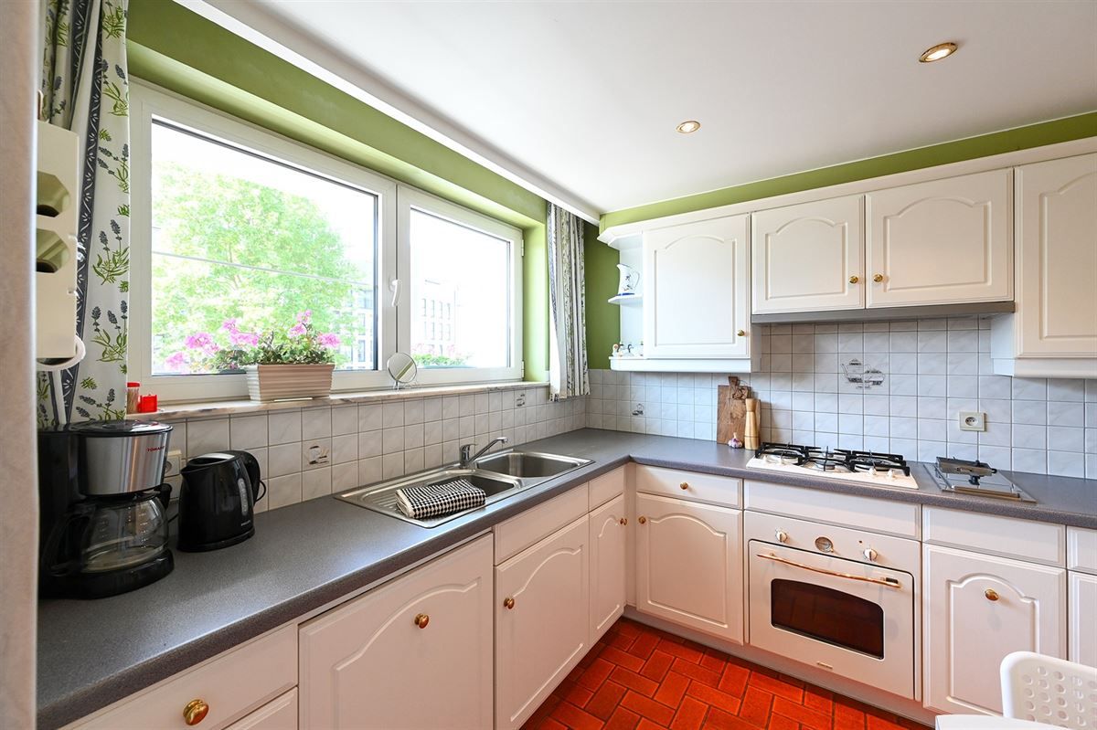 Zeer ruim hoekappartement met 3 slpk en garagebox foto 7