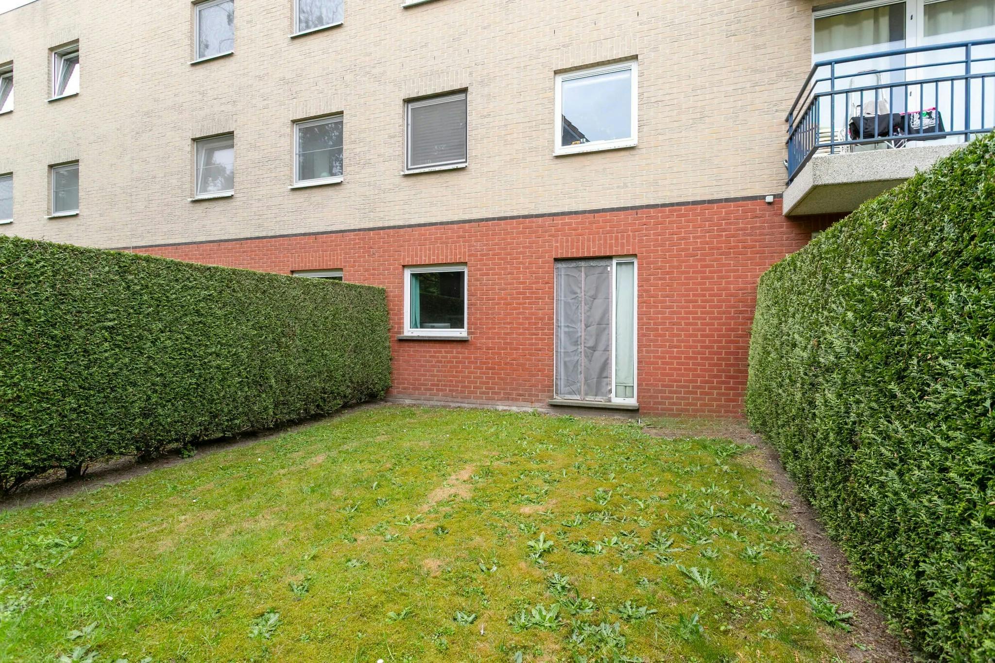 Gelijkvloers appartement met tuin en 2 slaapkamers te koop foto 9