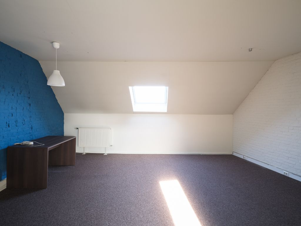 Karaktervolle herenwoning (= kantoor + woning) met buitenruimte aan de Coupure foto 14