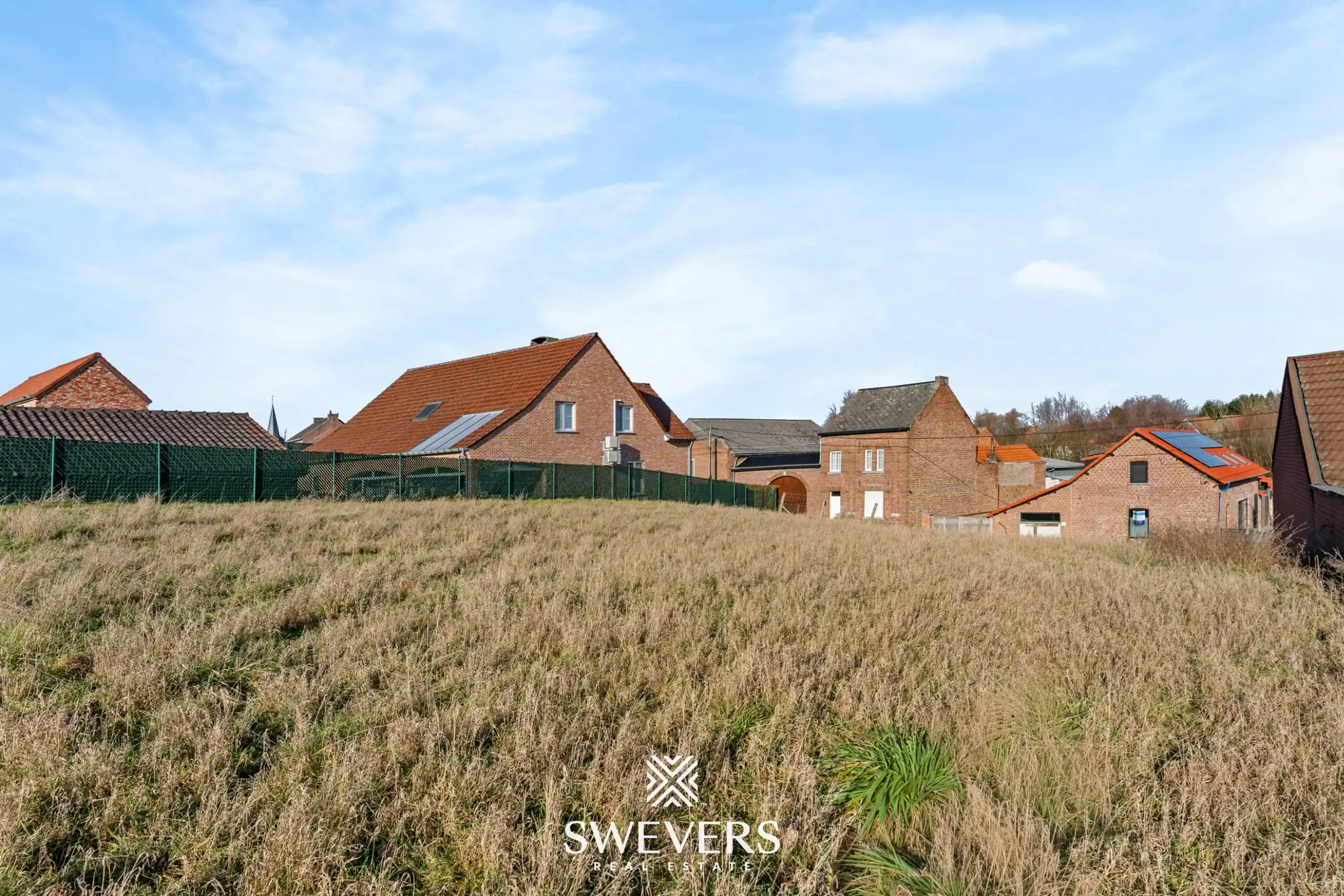 Royaal perceel gelegen in landelijke omgeving foto 14