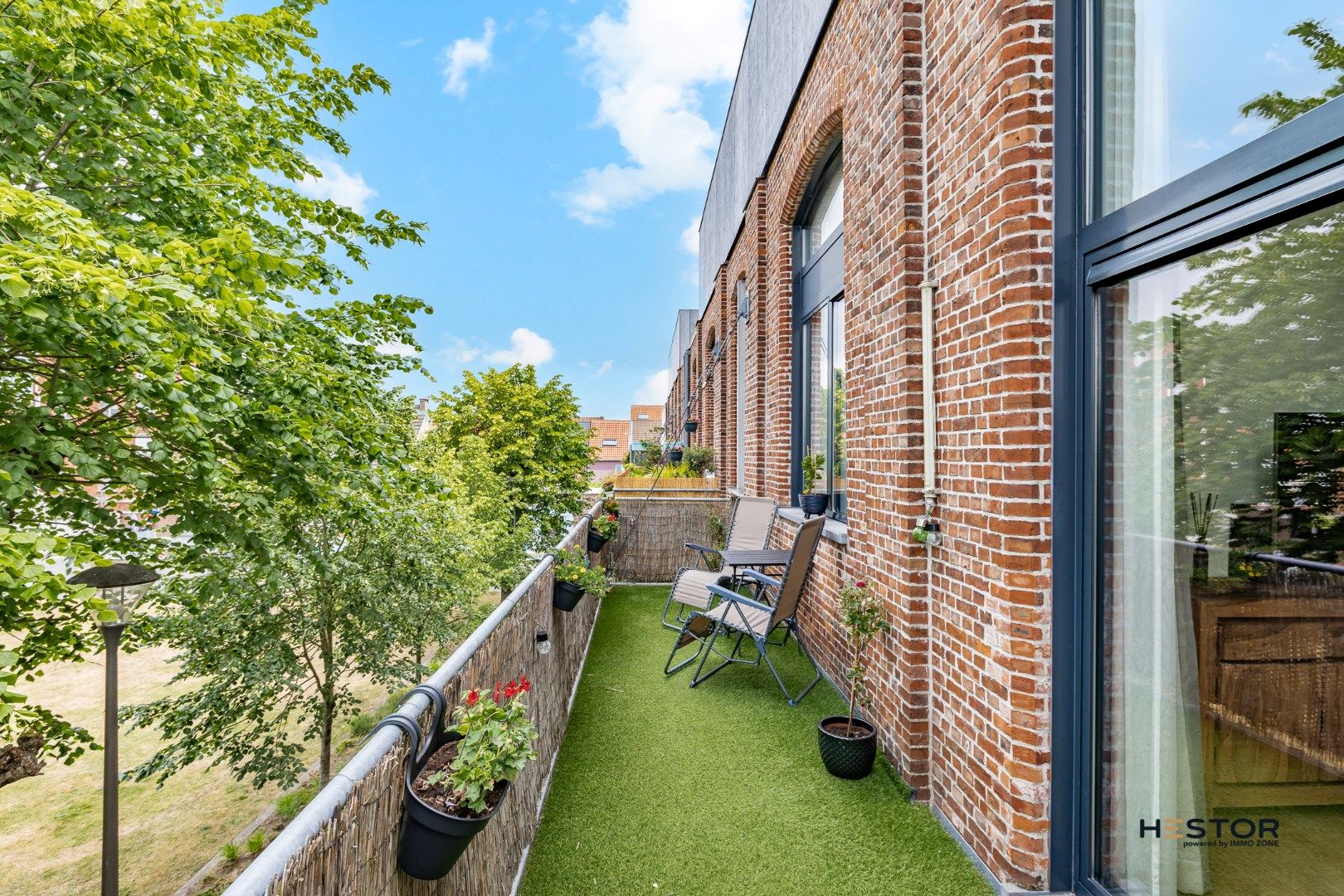 Ruim duplexappartement aan het rustige Sint-Rochushof foto 3