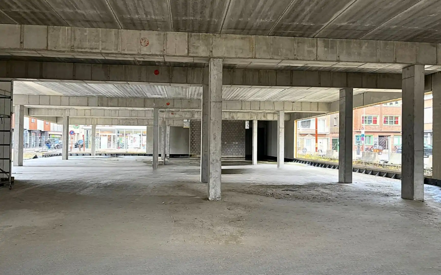 HOOST - Commerciële Ruimtes te Koop- te Huur foto 18